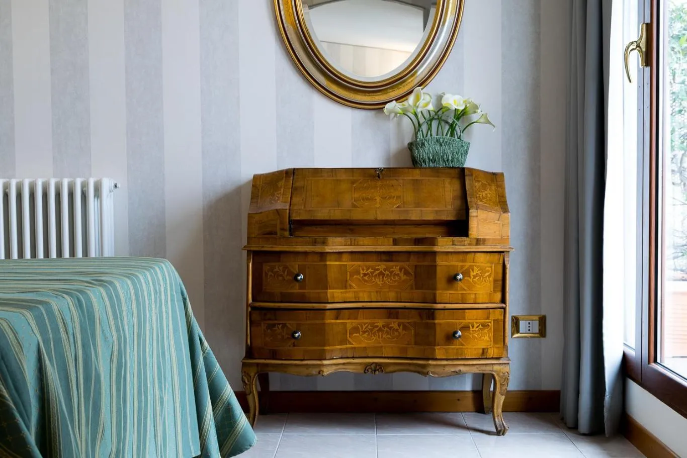 Decorative detail in Hotel Pacific