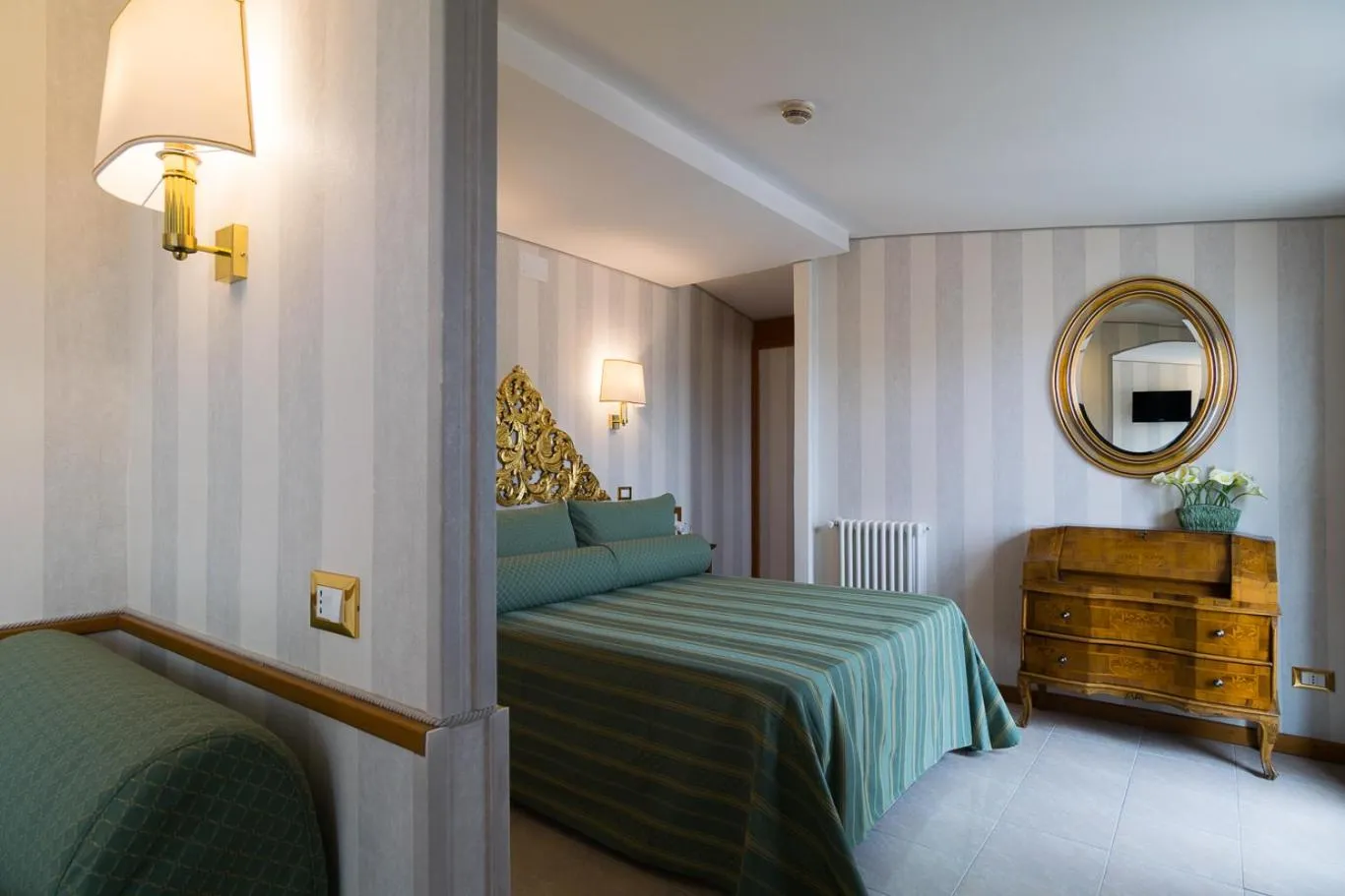 Bed in Hotel Pacific