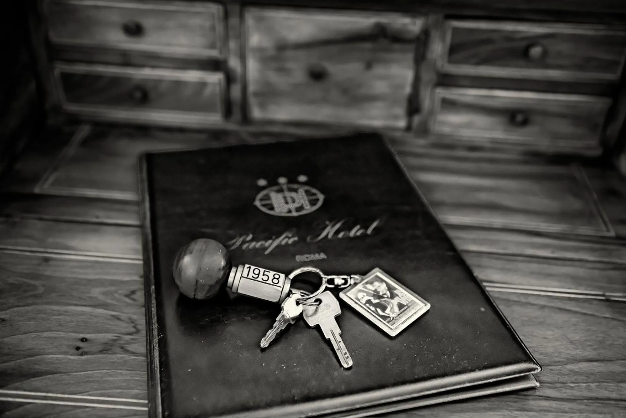 Decorative detail in Hotel Pacific