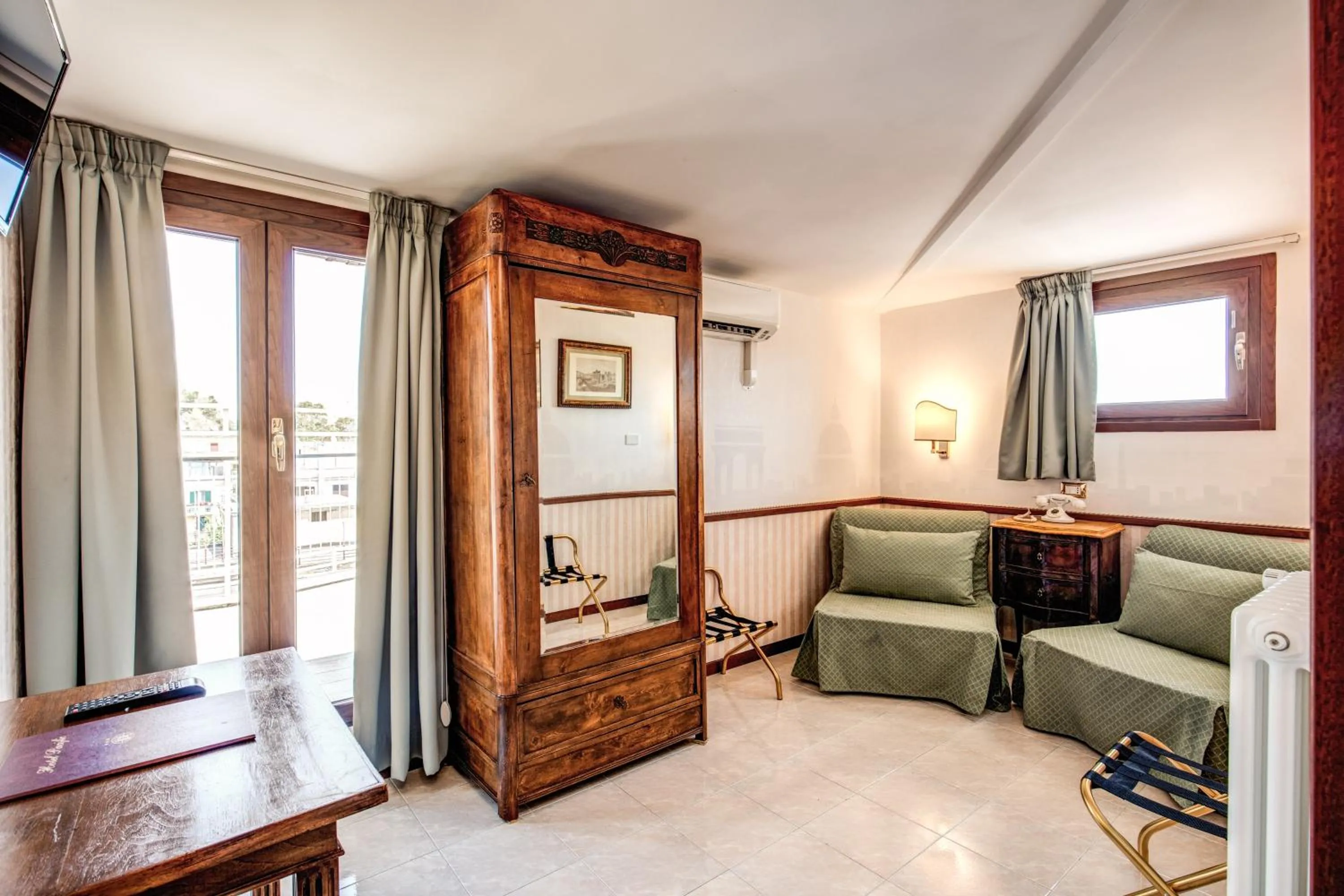 Living room in Hotel Pacific