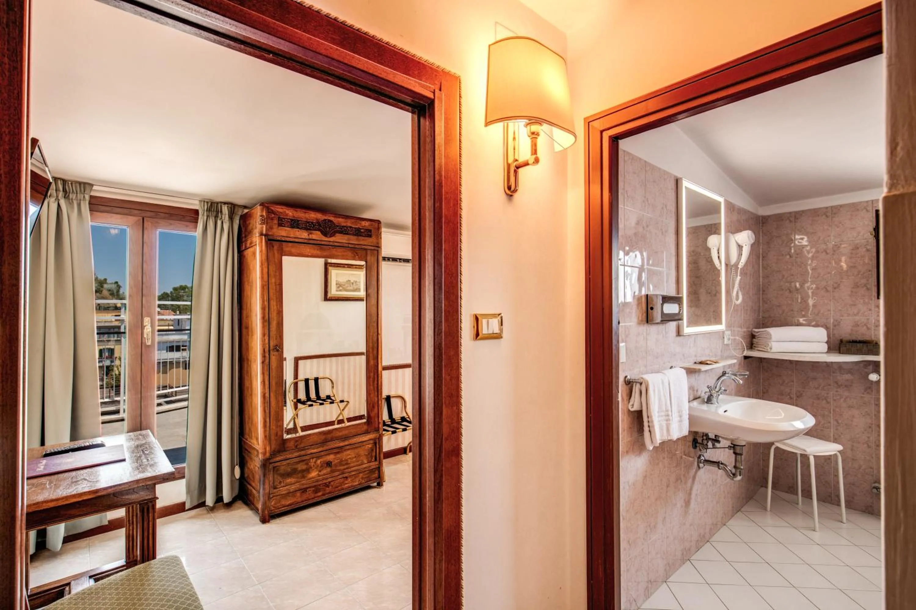 Bathroom in Hotel Pacific