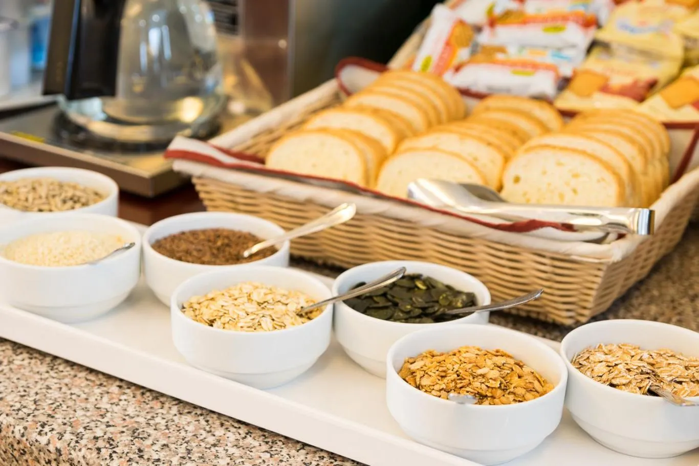 Restaurant/places to eat in Hotel Pacific