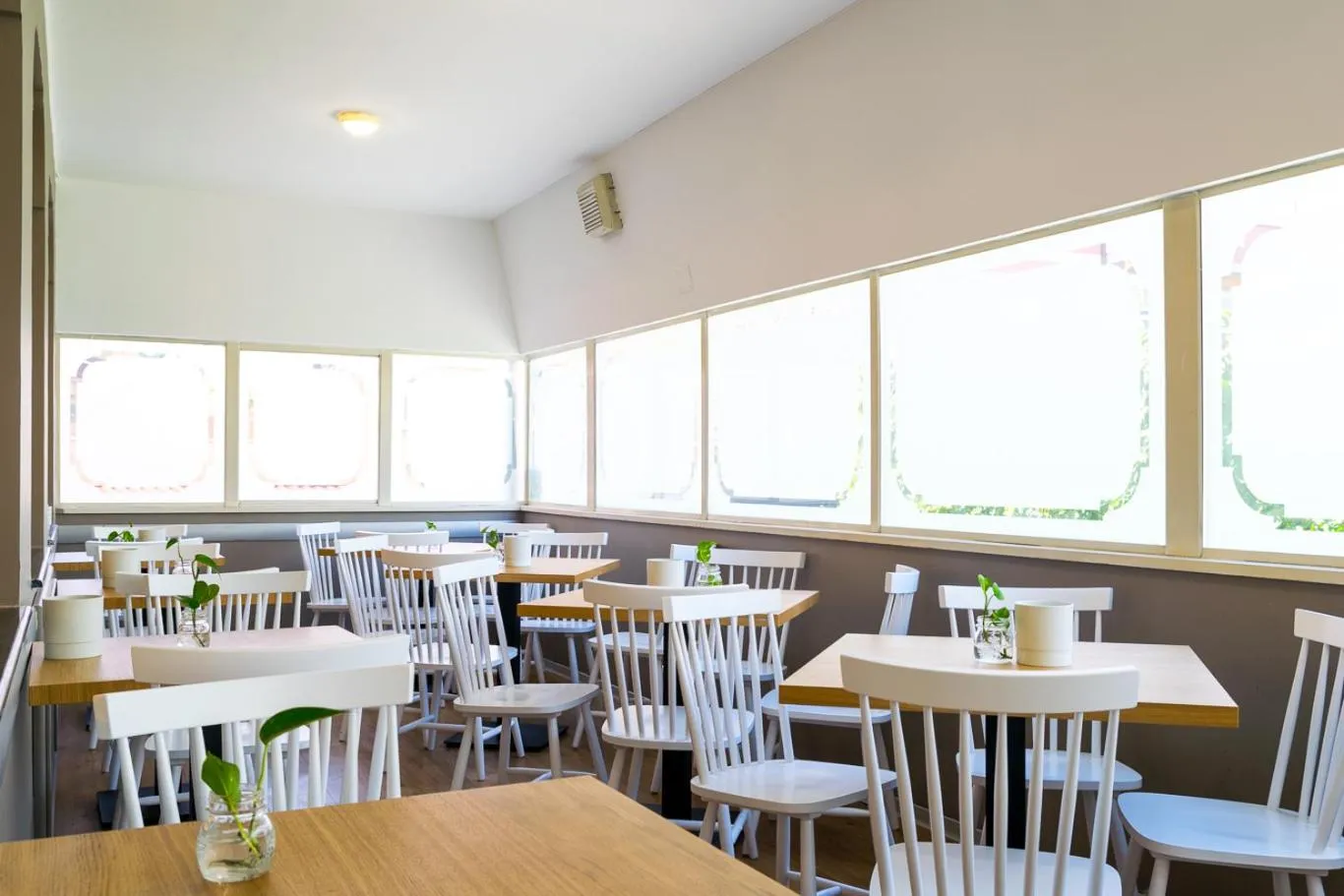 Restaurant/places to eat in Hotel Pacific