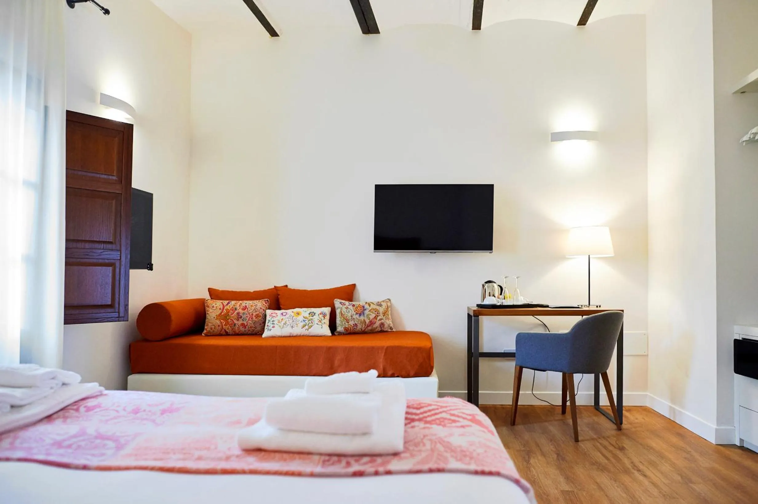 Bedroom, Bed in Sopra Le Mura