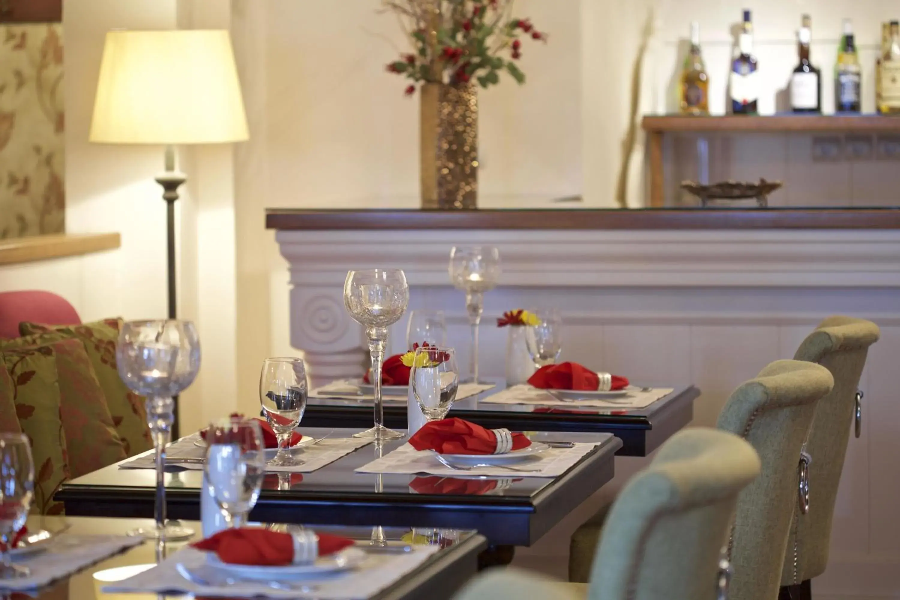 Lounge or bar in Zagori Suites Luxury Residences Lounge or bar in Zagori Suites Luxury Residences