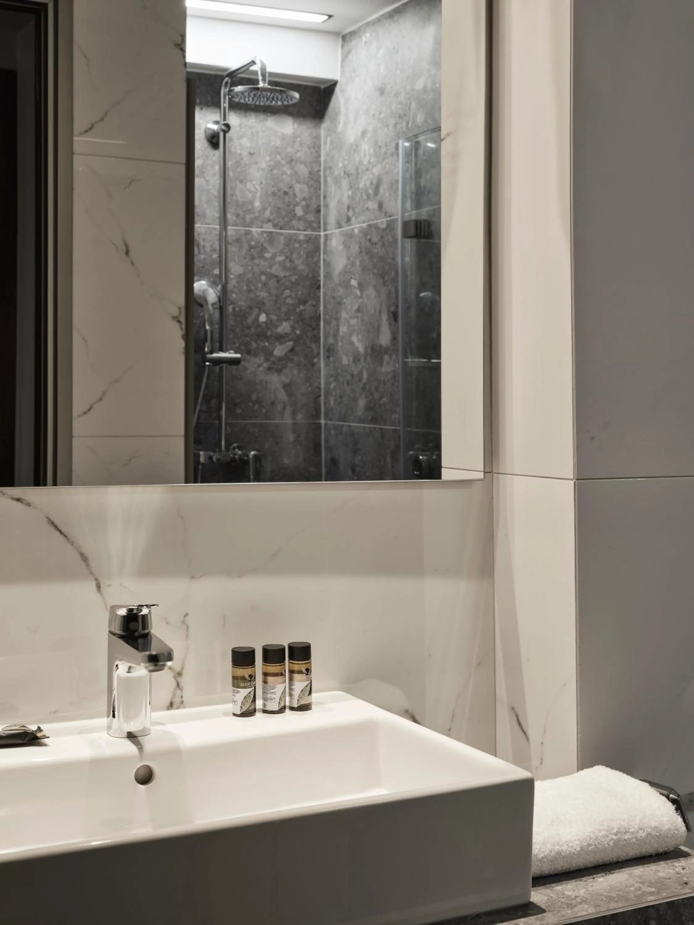 Bathroom in Candia Hotel