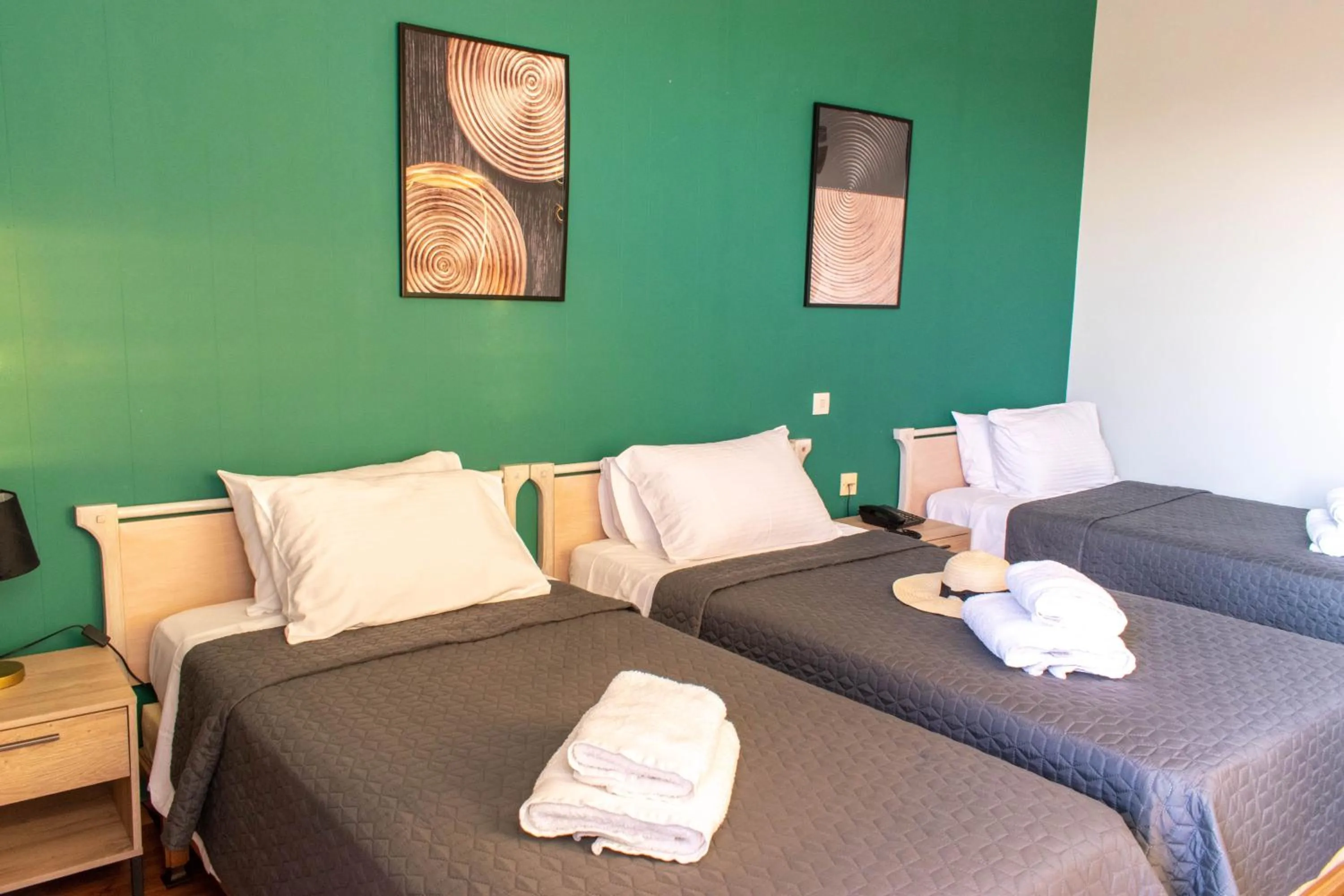 Bedroom, Bed in Candia Hotel