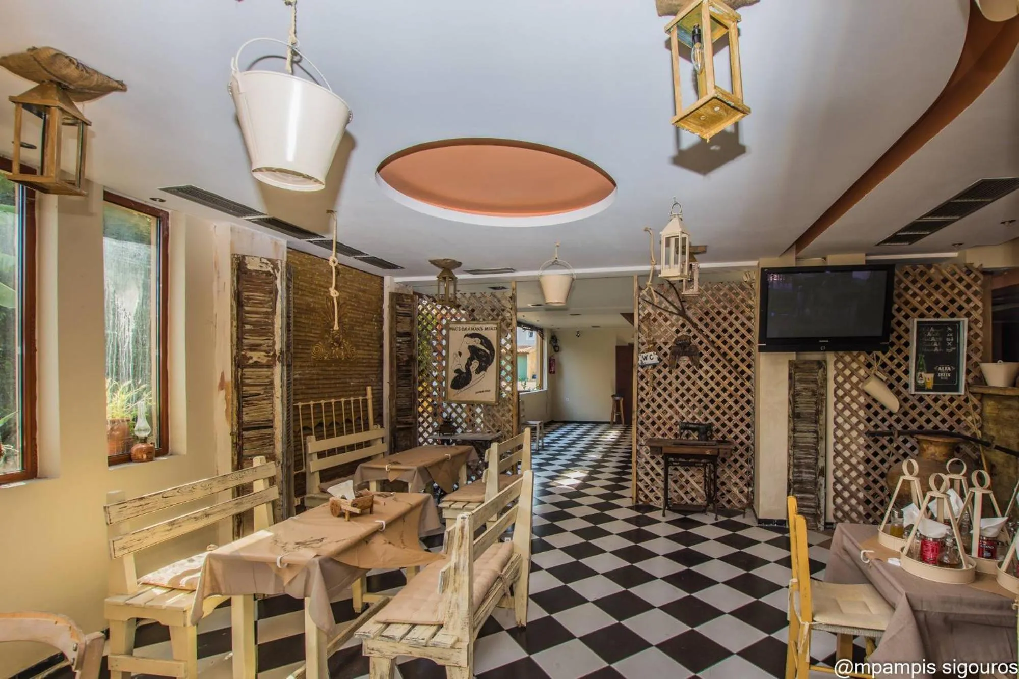 Restaurant/places to eat in Iniohos Zante Hotel & Suites