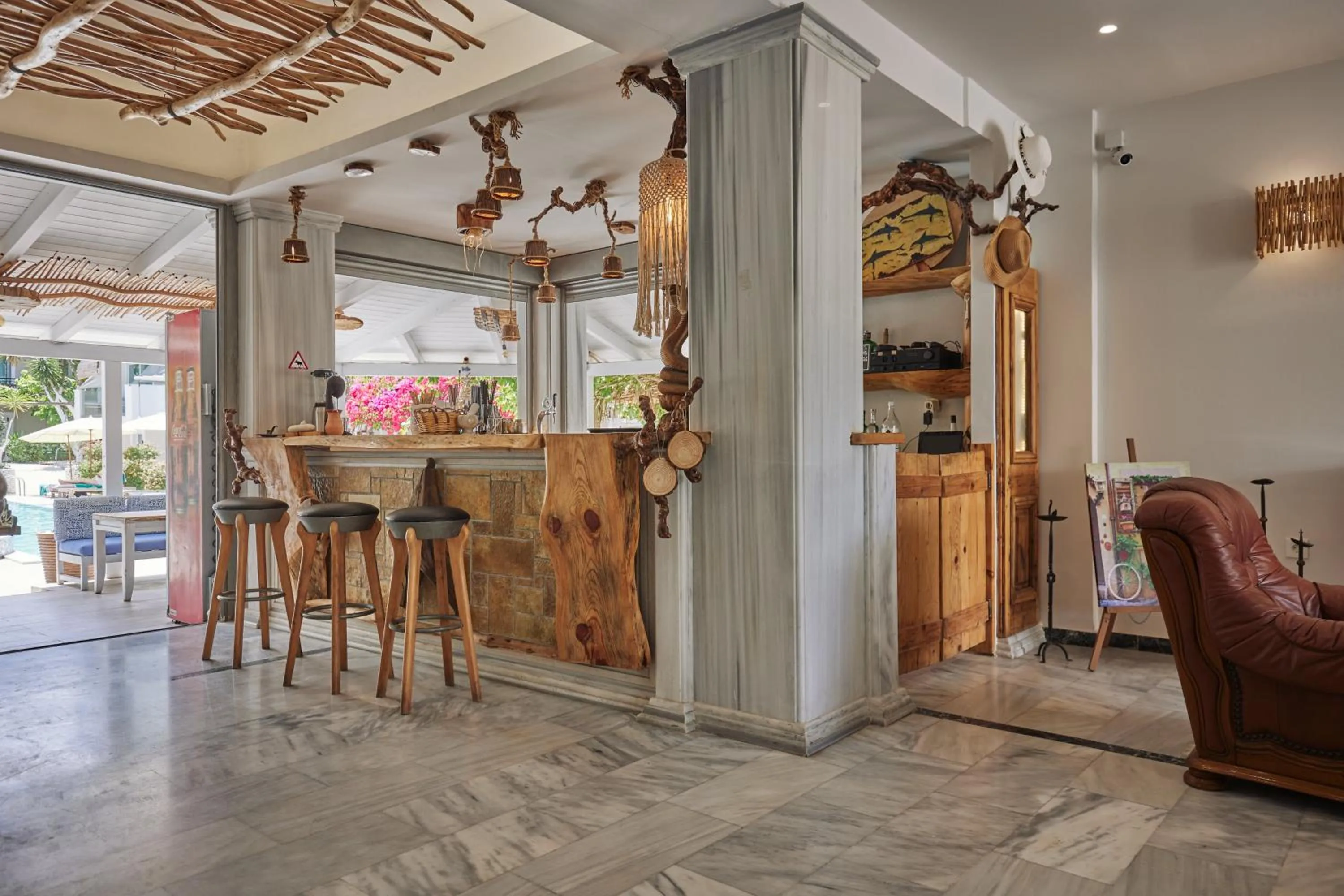 Lounge or bar in Iniohos Zante Hotel & Suites