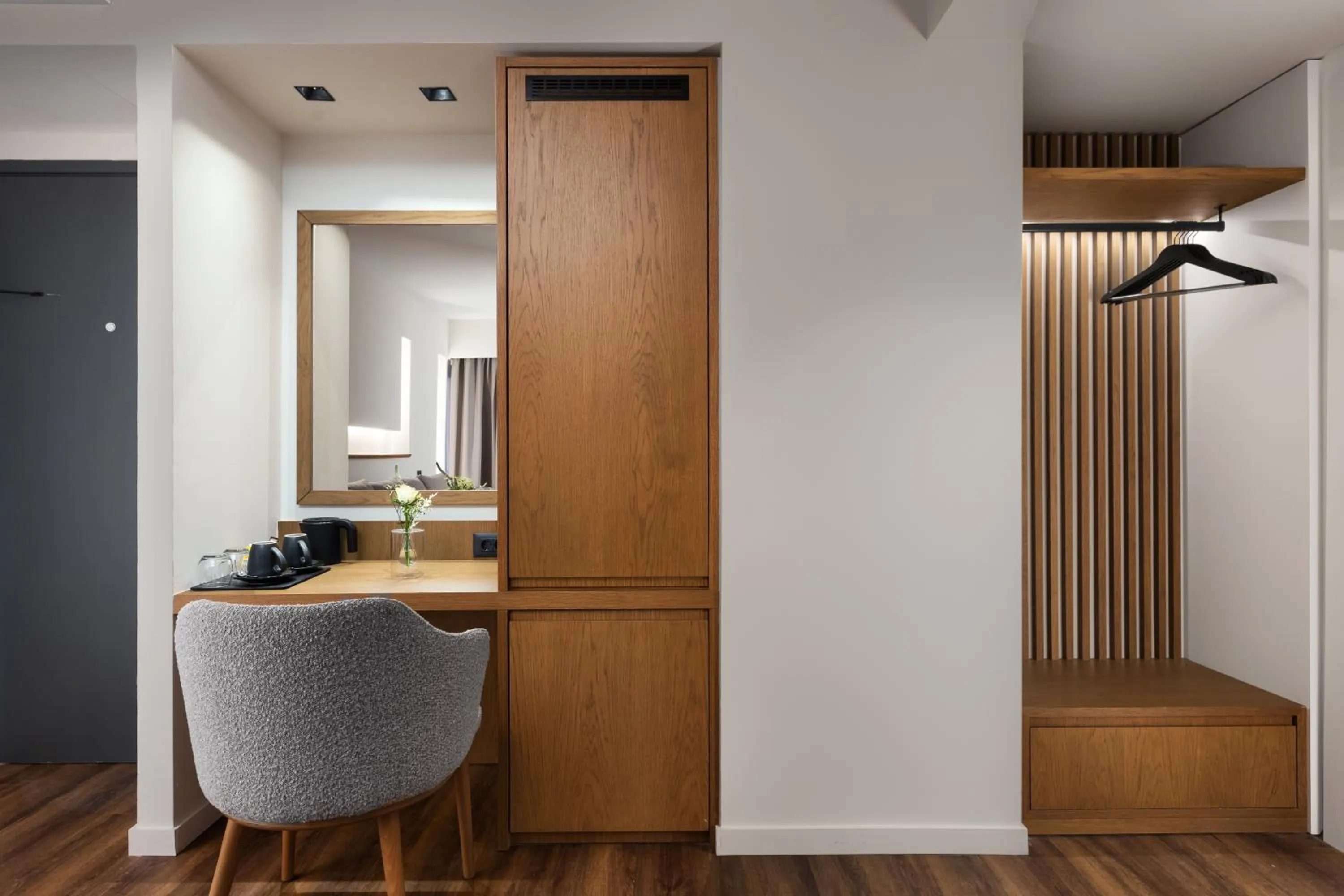 wardrobe in Kos Divine Hotel & Suites