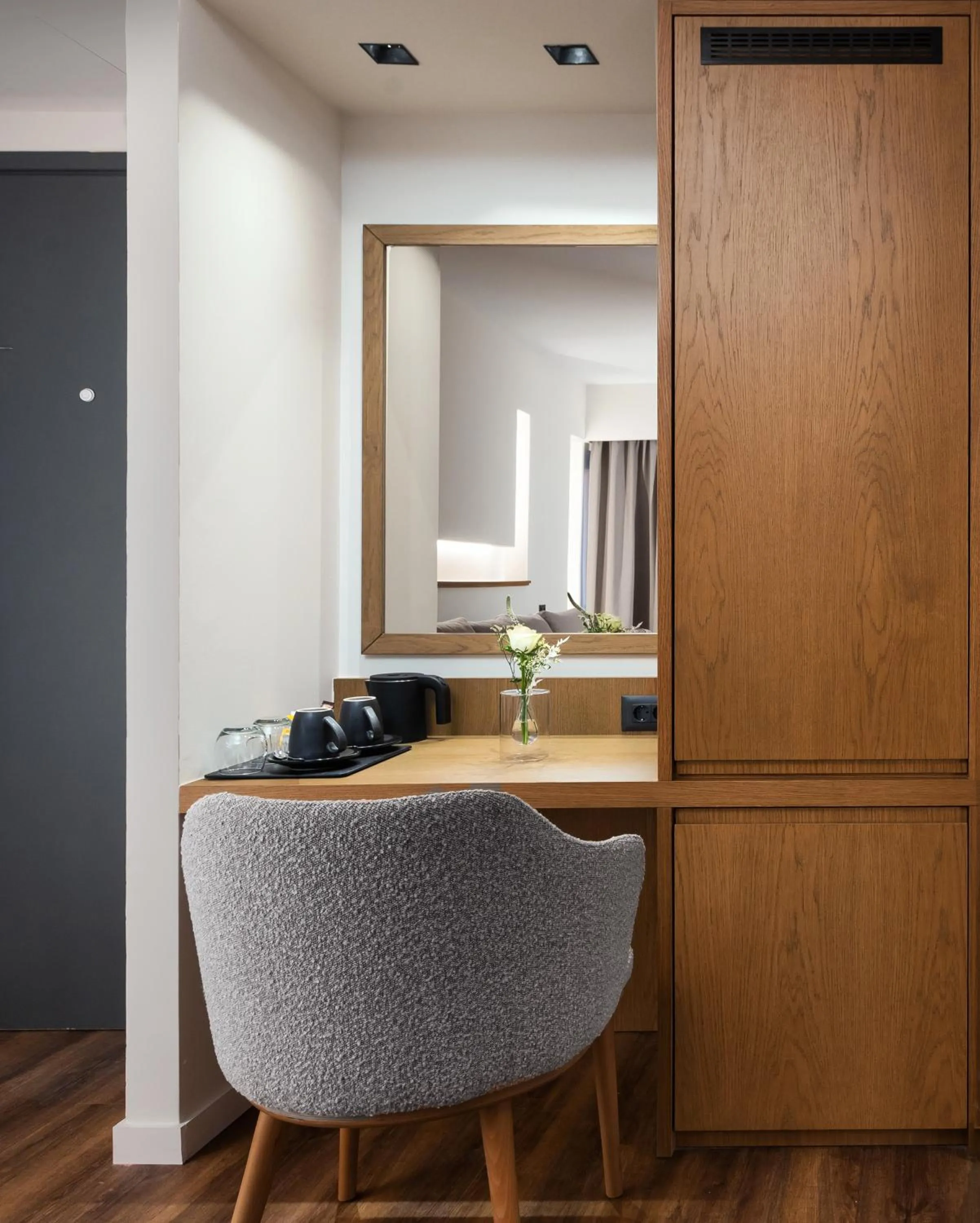 wardrobe in Kos Divine Hotel & Suites