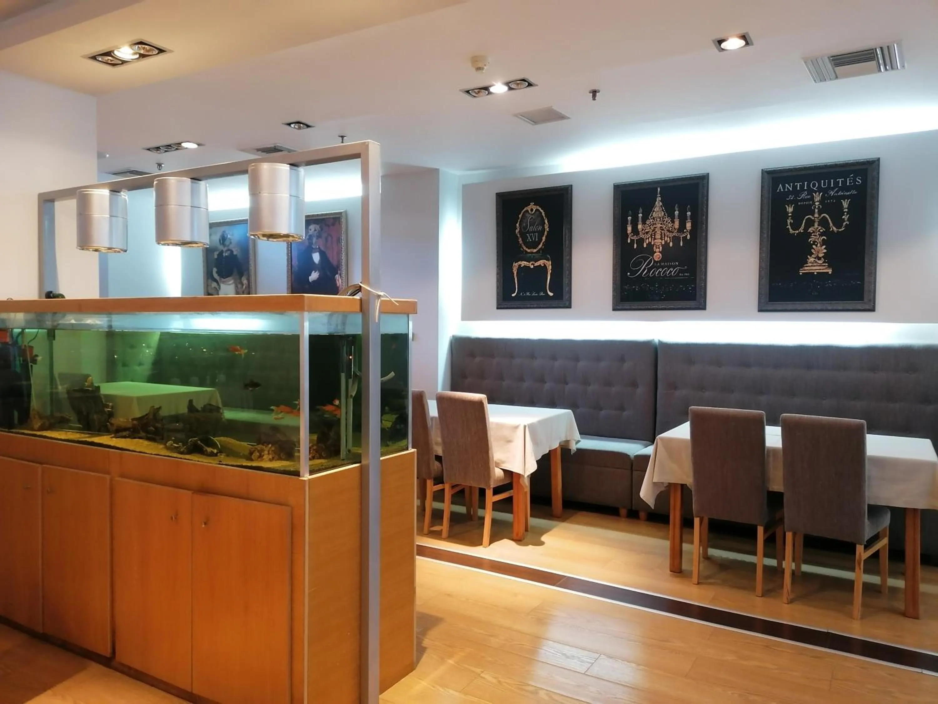 Restaurant/places to eat in Hotel Alexandros