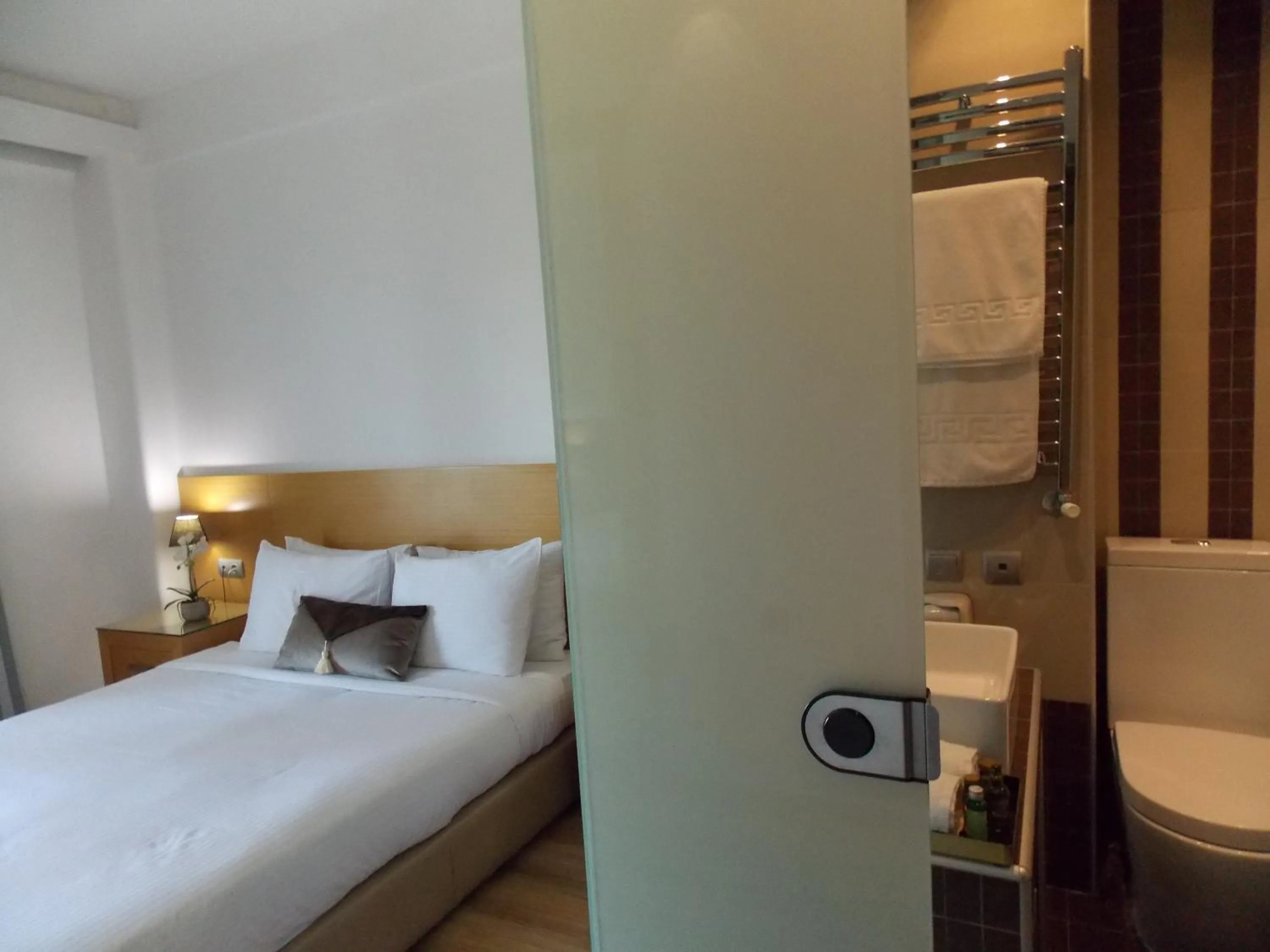 Bathroom, Bed in Hotel Alexandros