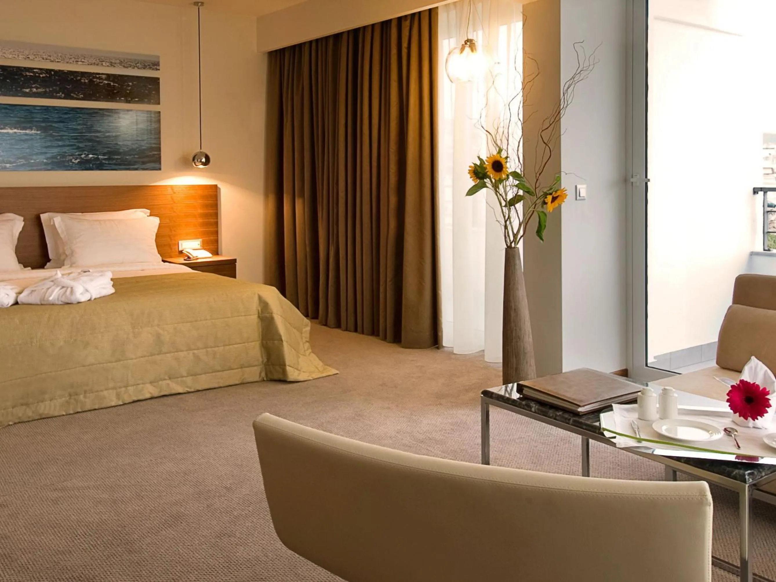 Photo of the whole room, Bed in Lucy Hotel