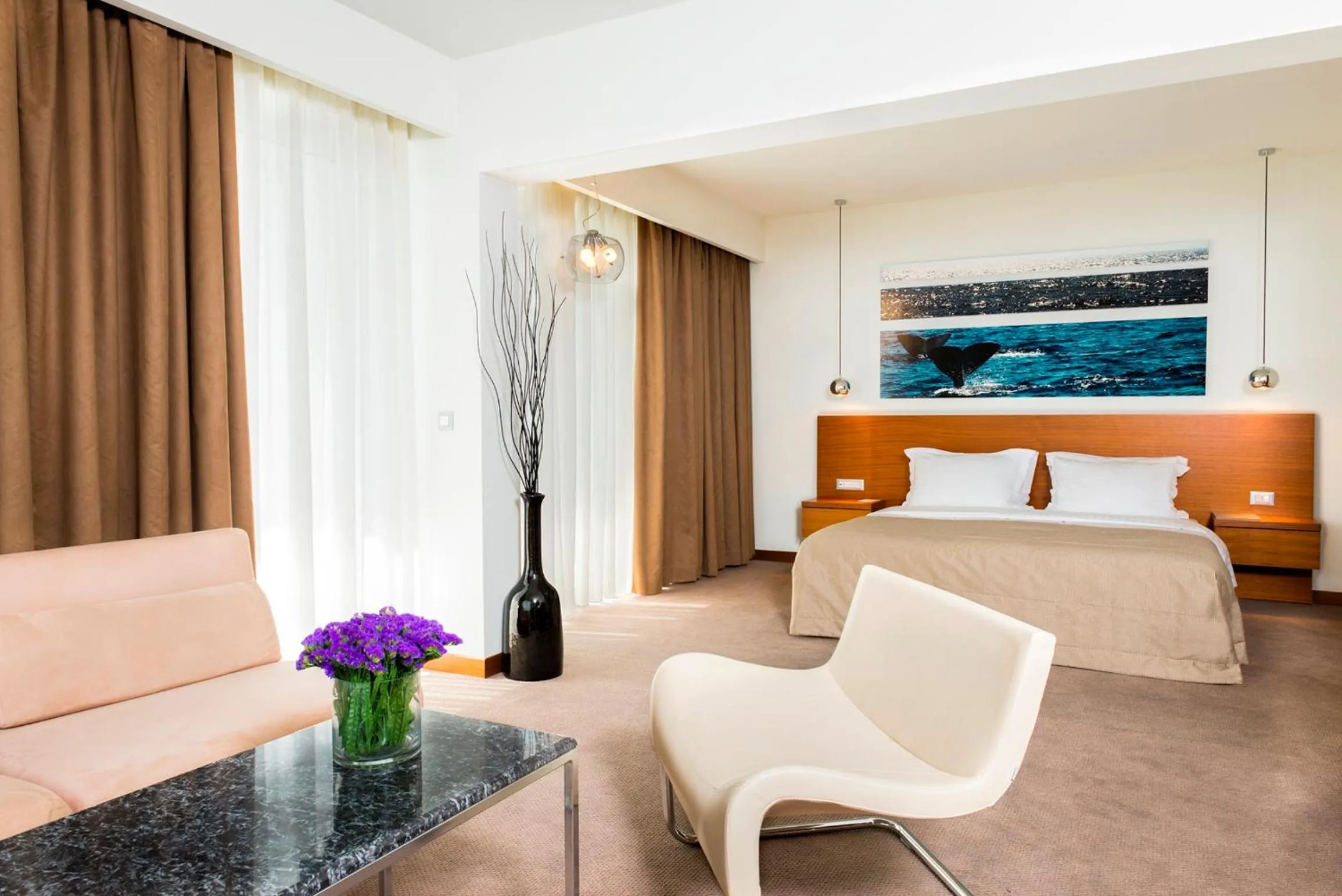 Bedroom, Bed in Lucy Hotel