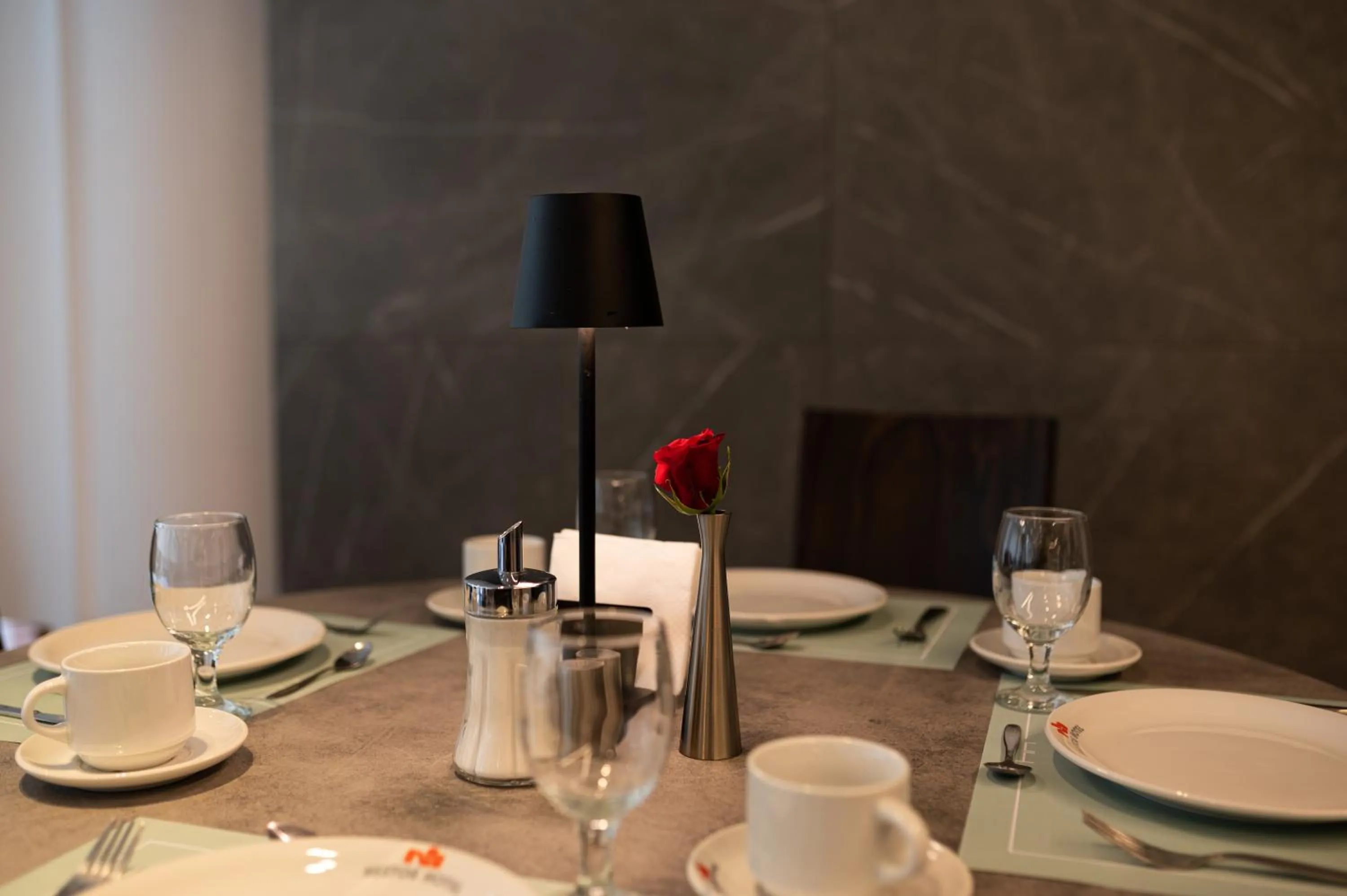 Restaurant/places to eat in Nestos Hotel