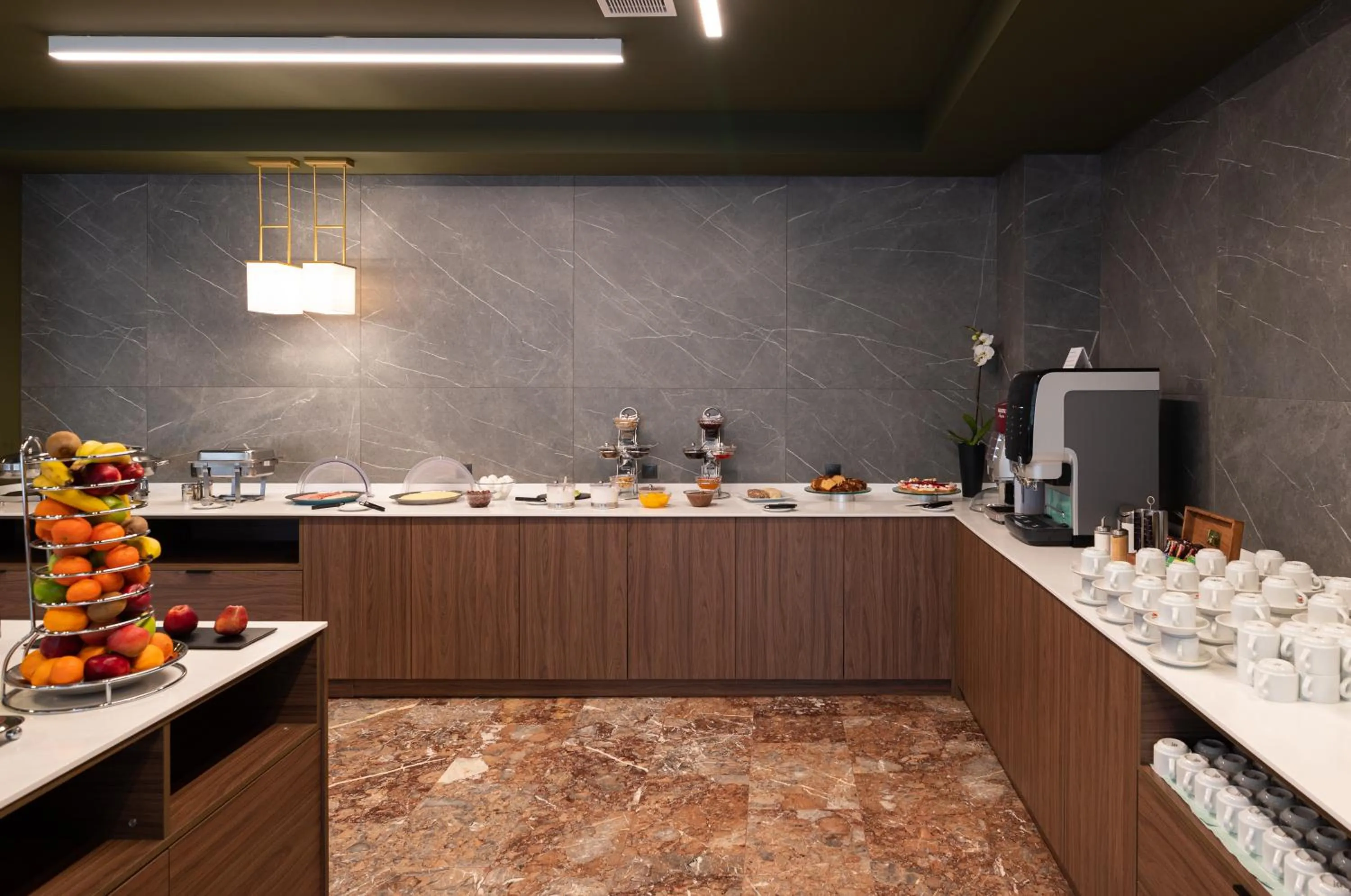 Restaurant/places to eat in Nestos Hotel