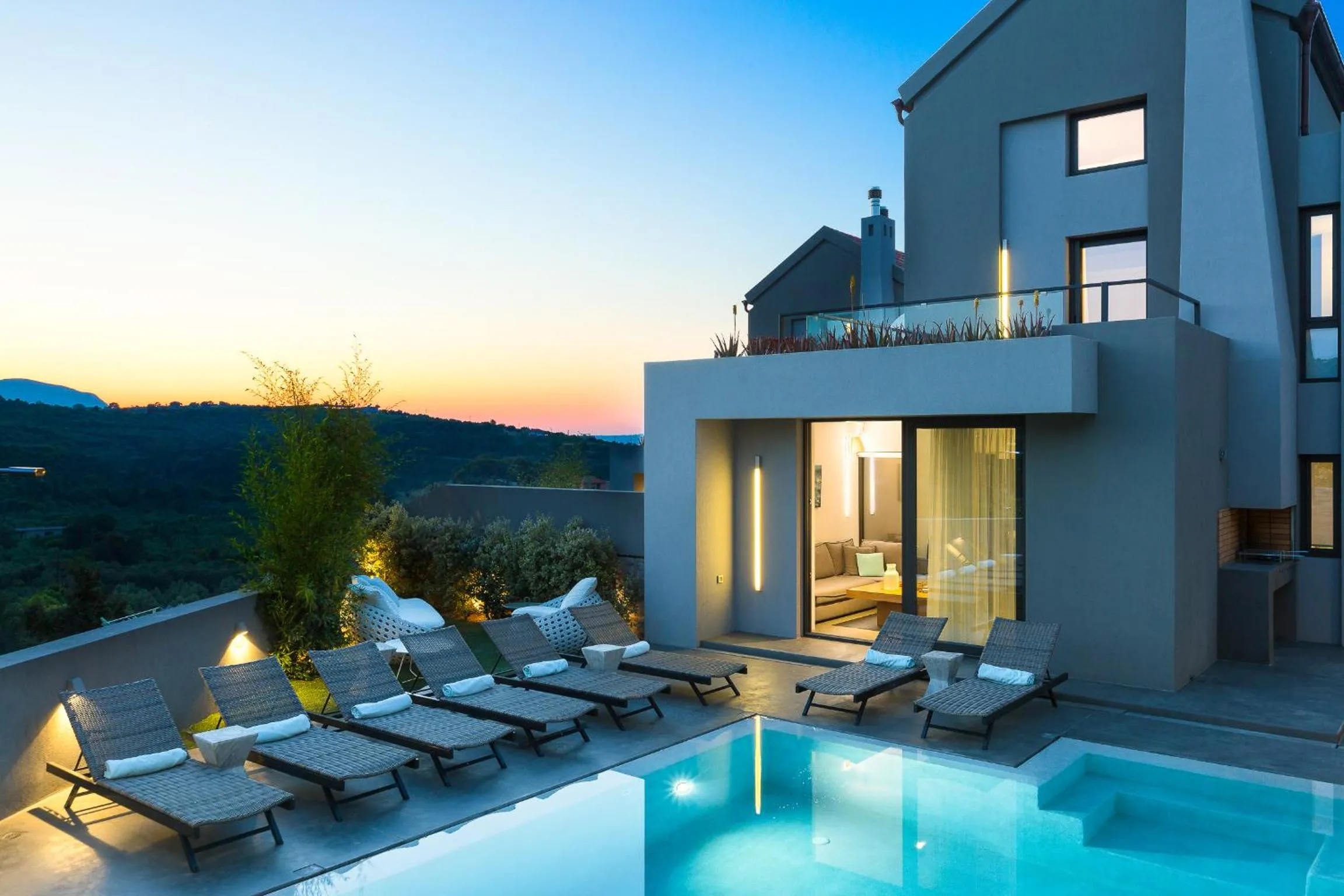 Swimming pool in Elea Villas - Aspro & Blanche