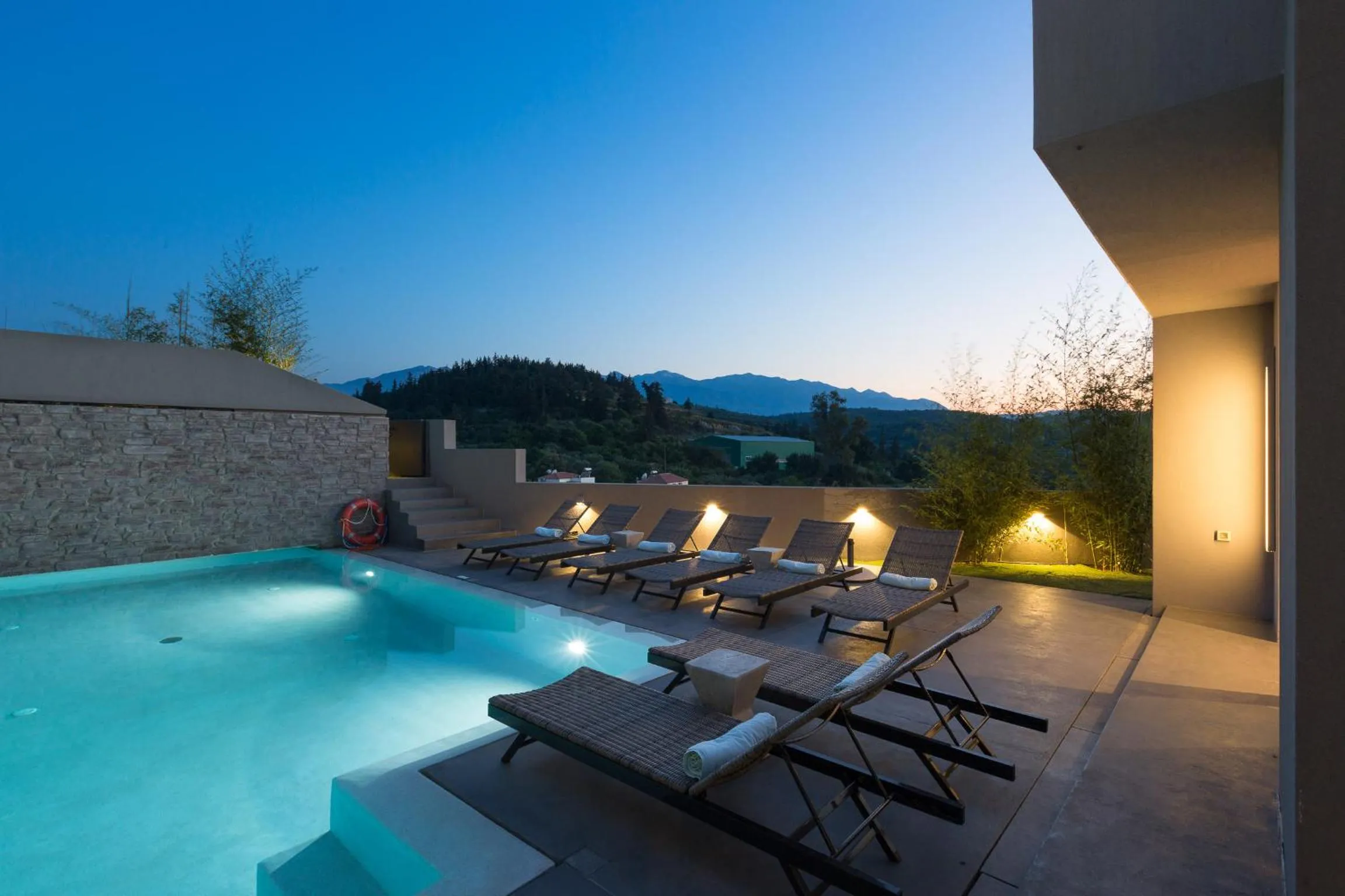 Swimming pool in Elea Villas - Aspro & Blanche