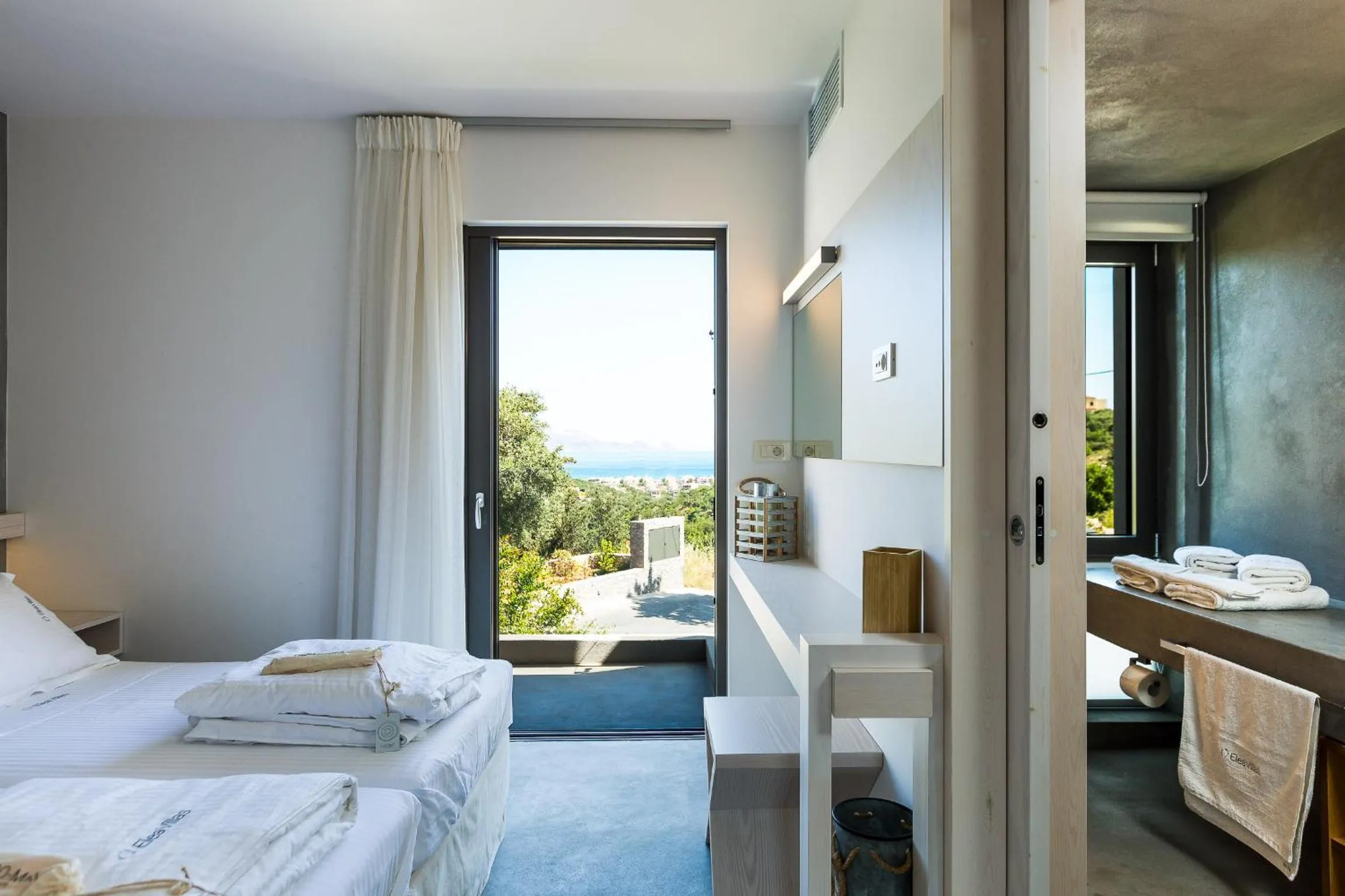 Bedroom, Bed in Elea Villas - Aspro & Blanche