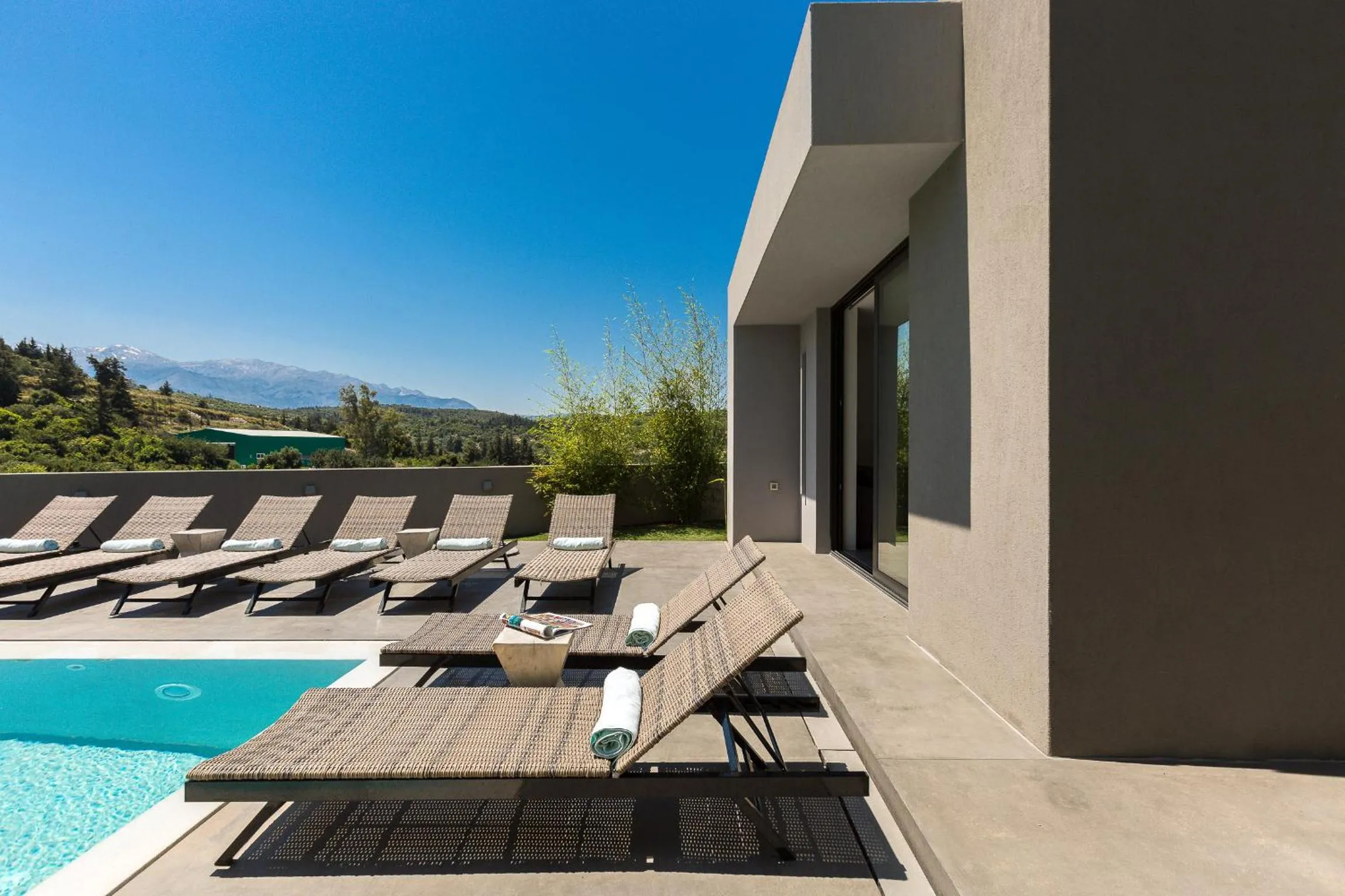 Swimming pool in Elea Villas - Aspro & Blanche