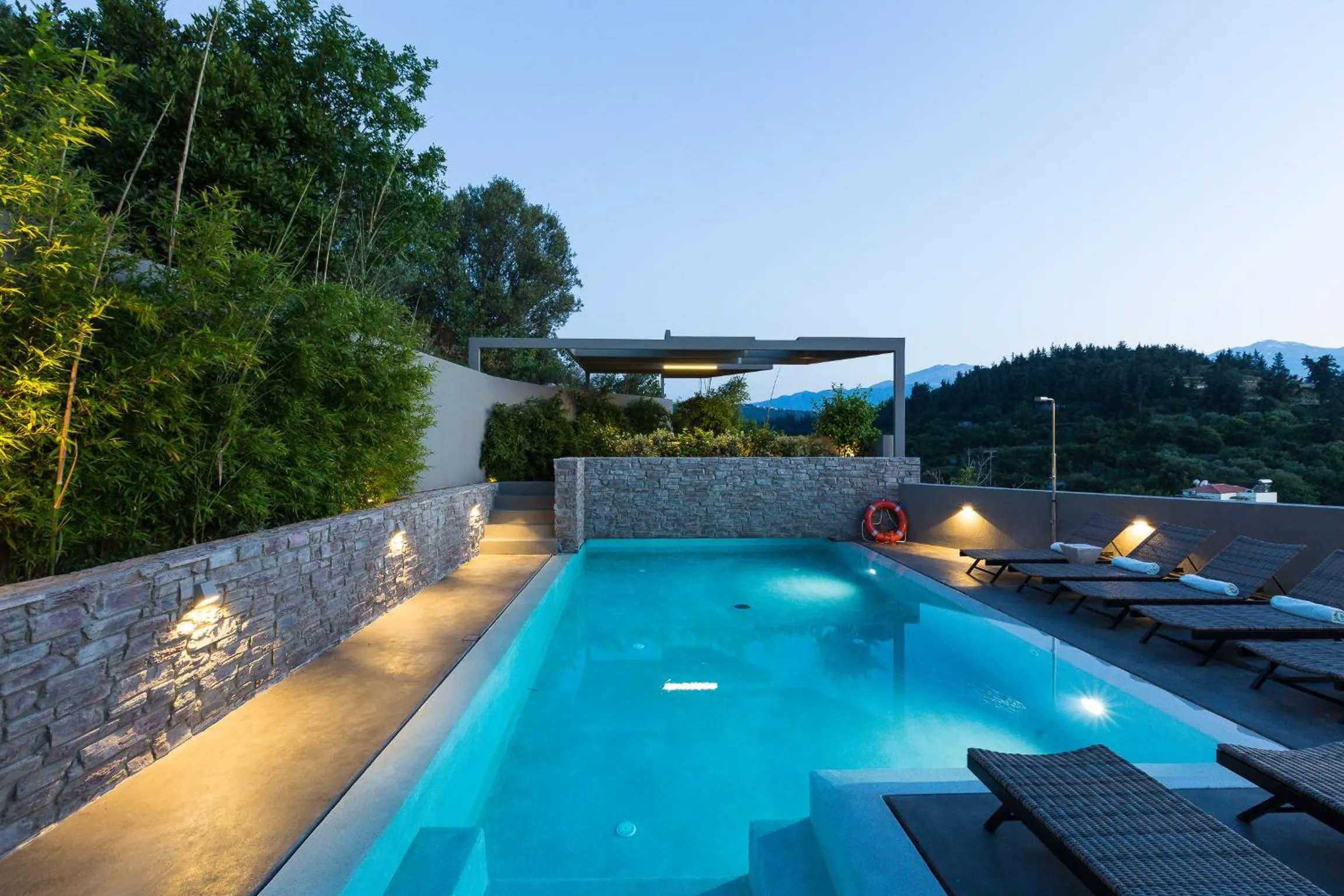 Swimming pool in Elea Villas - Aspro & Blanche