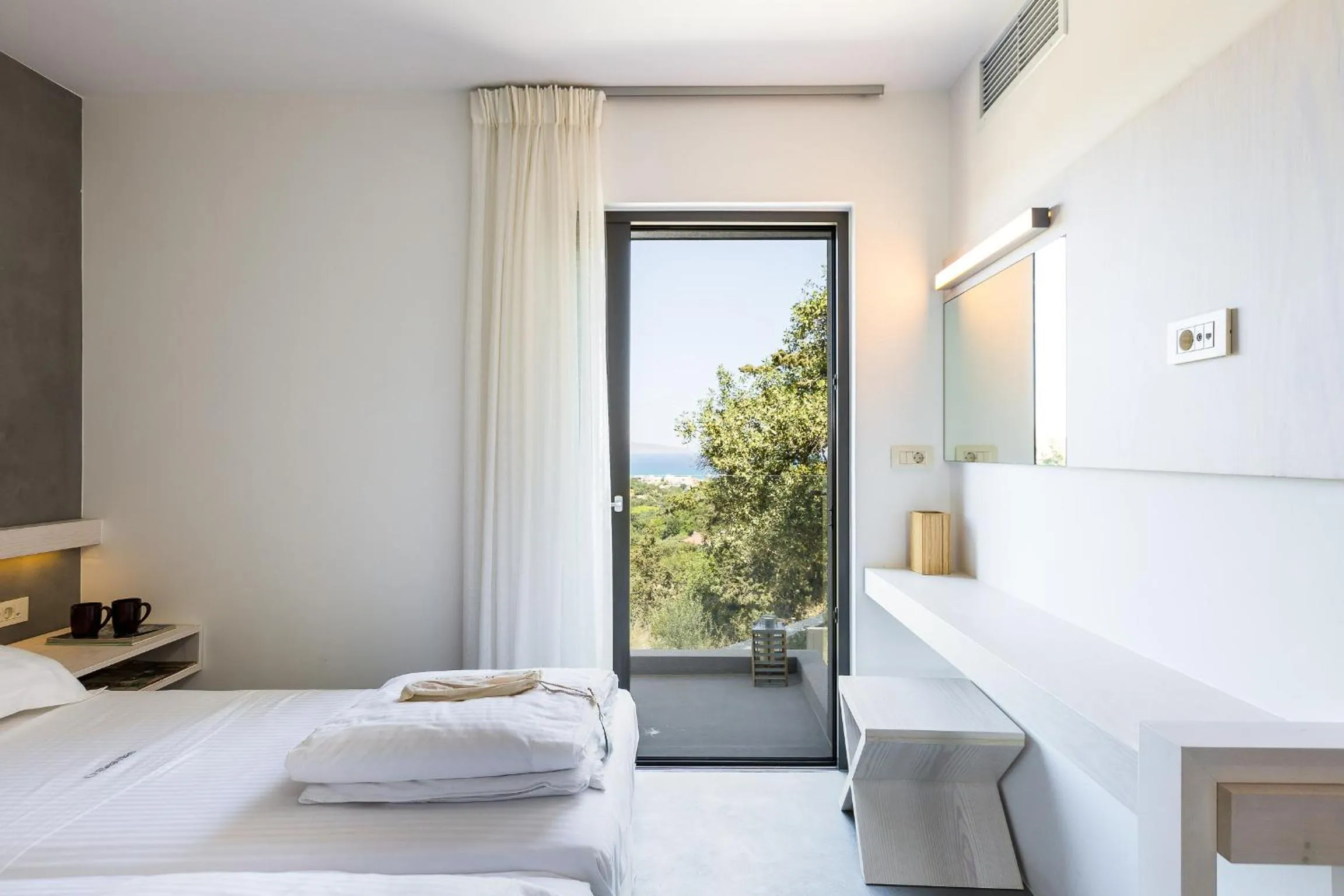 Bed in Elea Villas - Aspro & Blanche