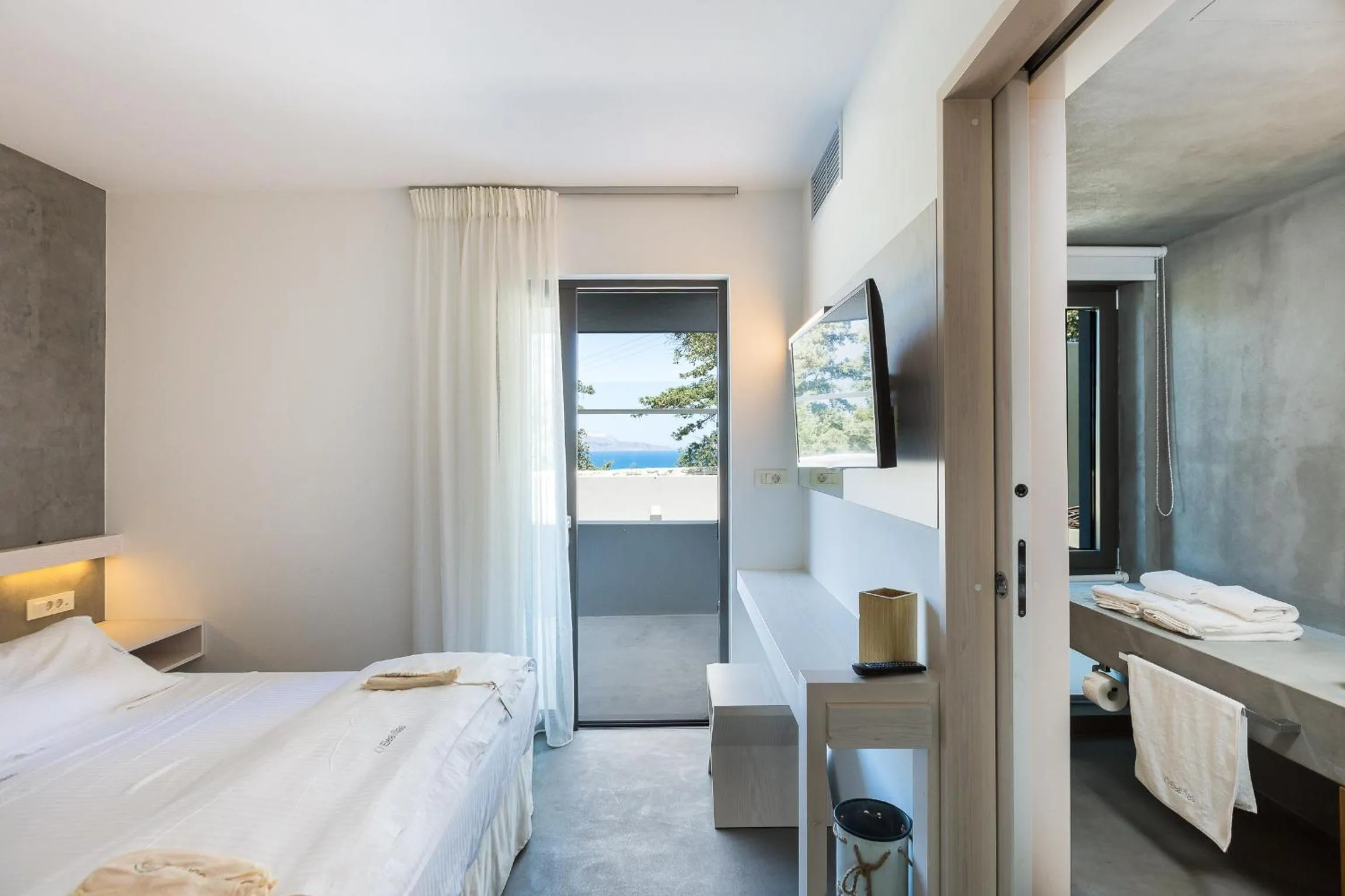 Bed in Elea Villas - Aspro & Blanche