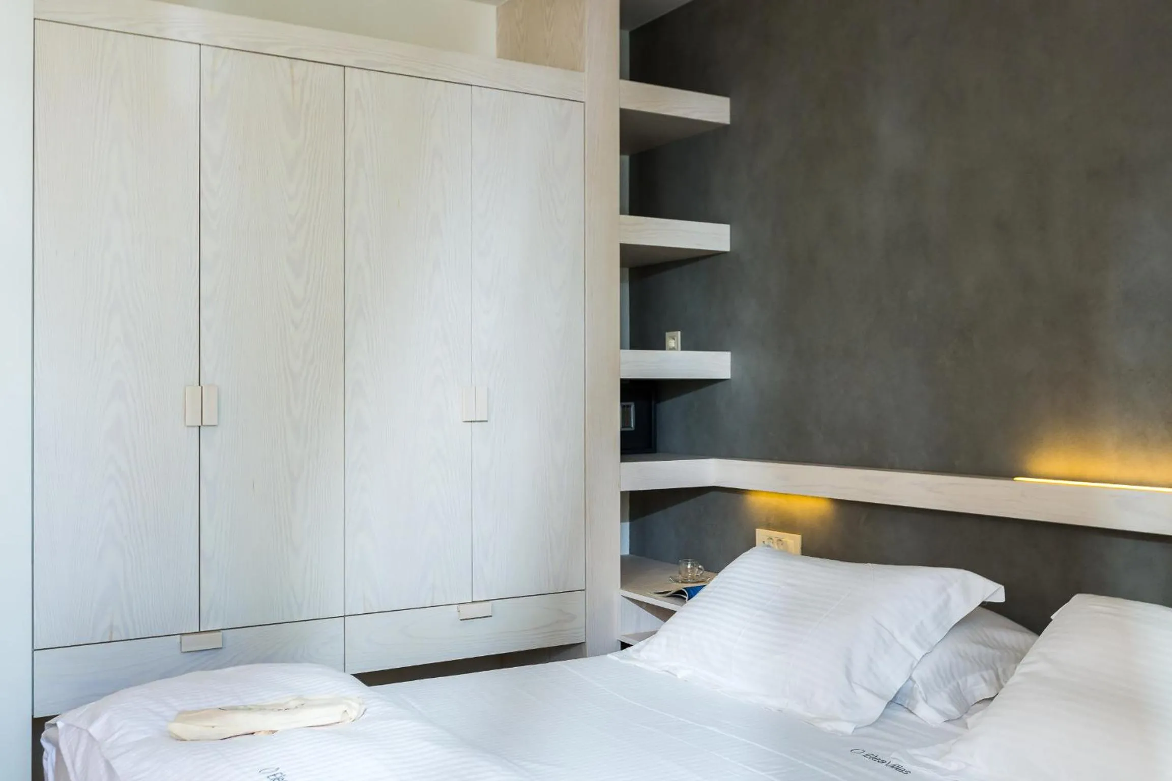 Bedroom, Bed in Elea Villas - Aspro & Blanche