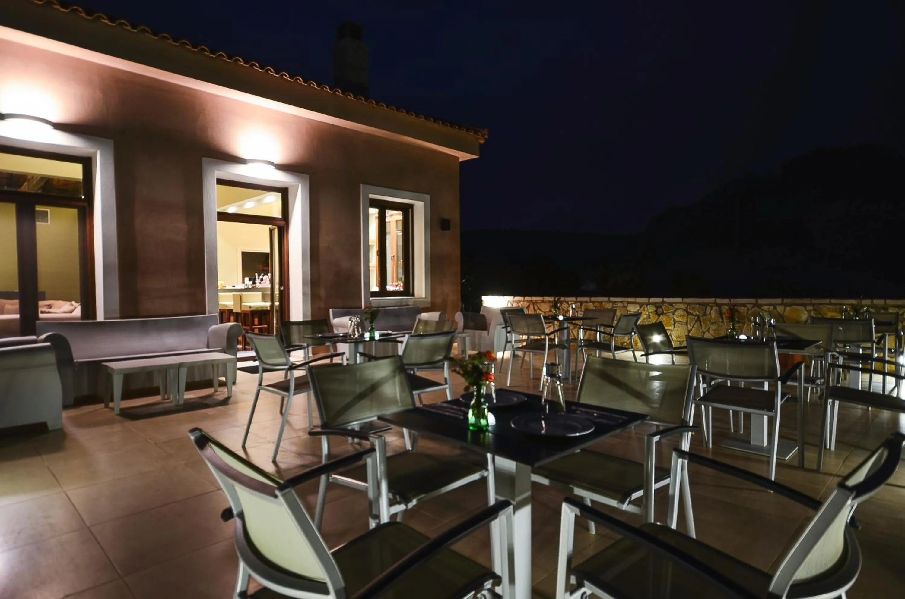 Restaurant/places to eat in Perivoli Country Hotel & Retreat