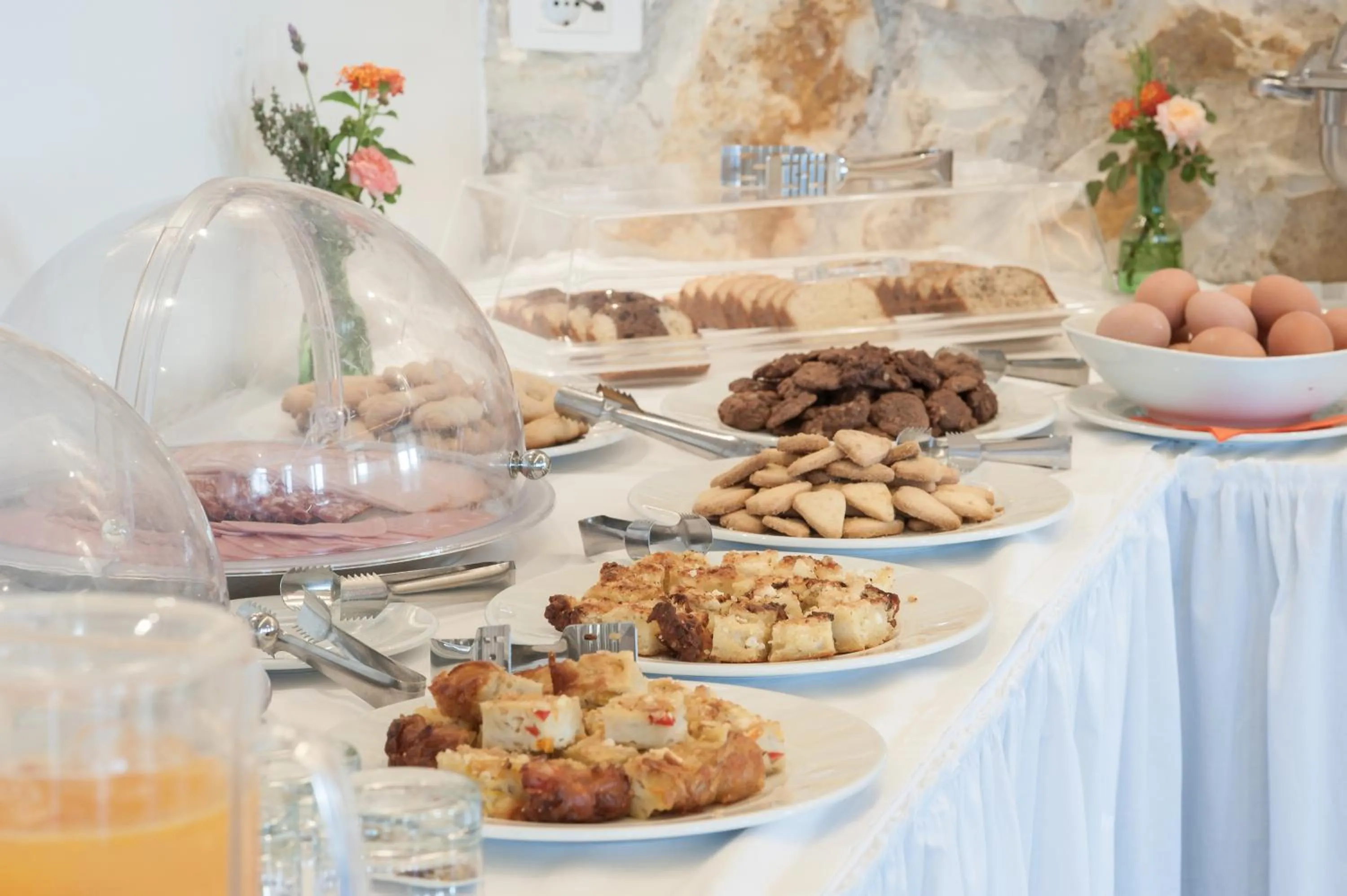 Restaurant/places to eat in Perivoli Country Hotel & Retreat