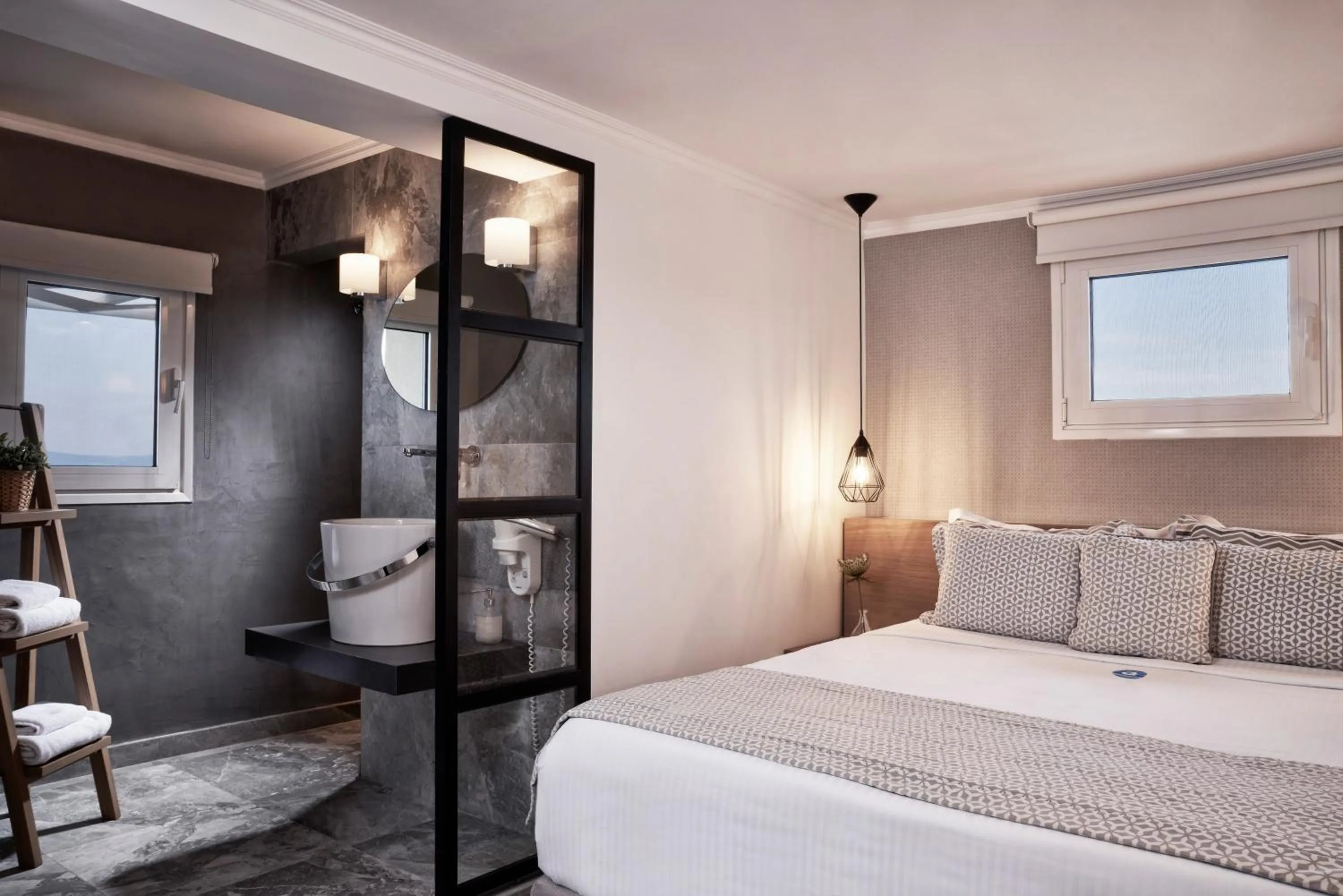 Bed in Antigoni Seaside Resort