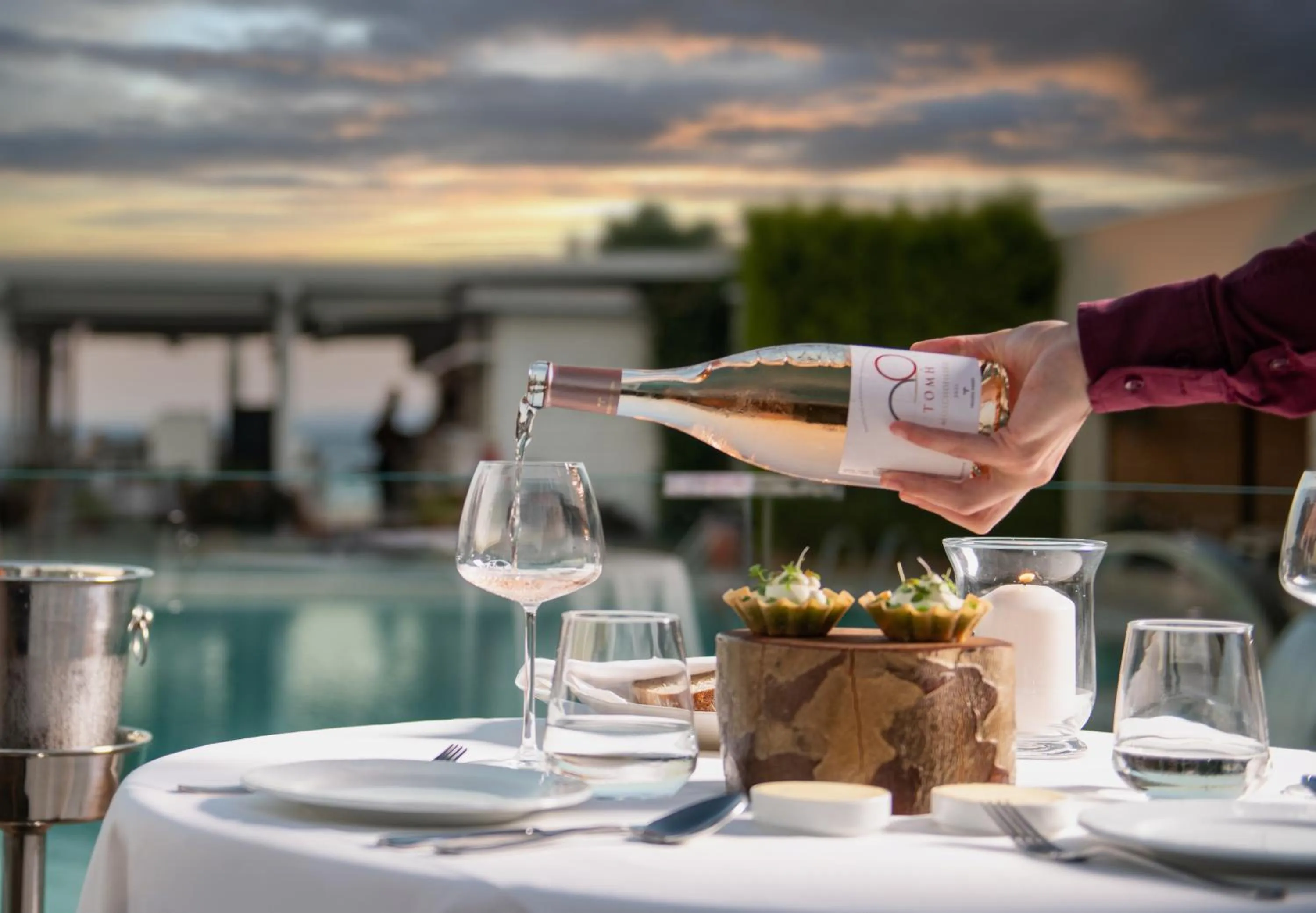 Restaurant/places to eat in Antigoni Seaside Resort