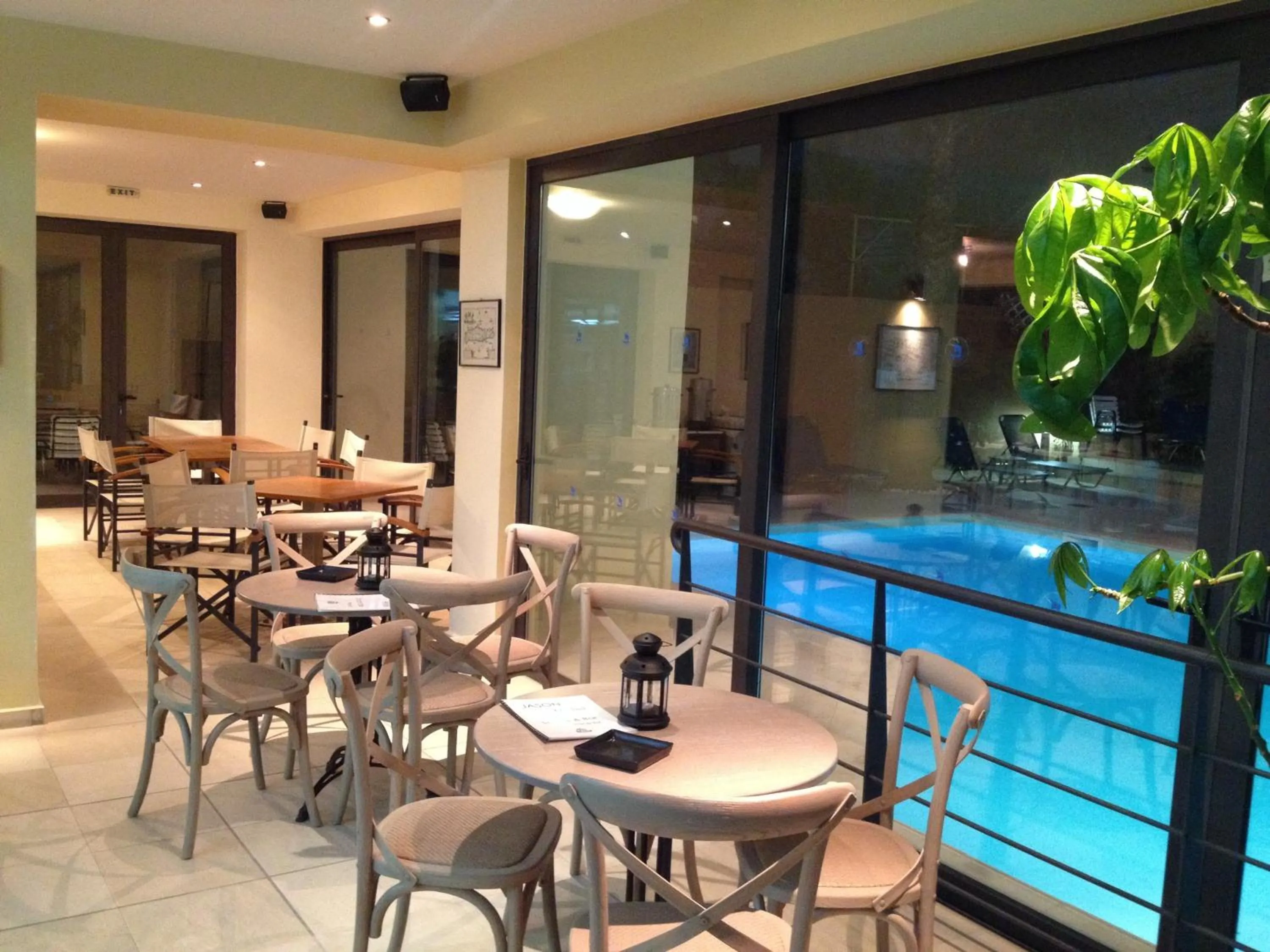 Restaurant/places to eat in Jason Hotel Apartments