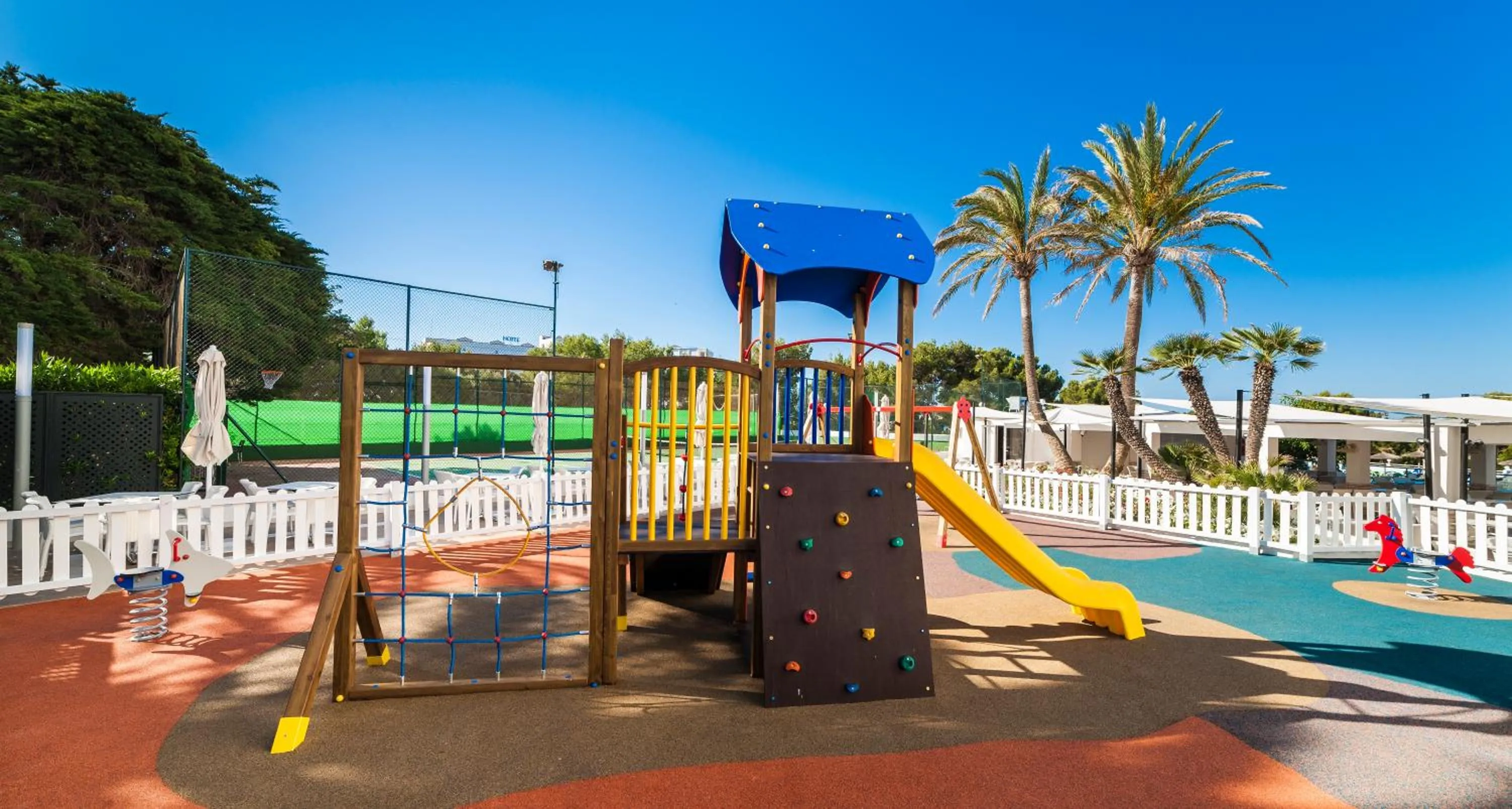 Kids's club in Globales Samoa