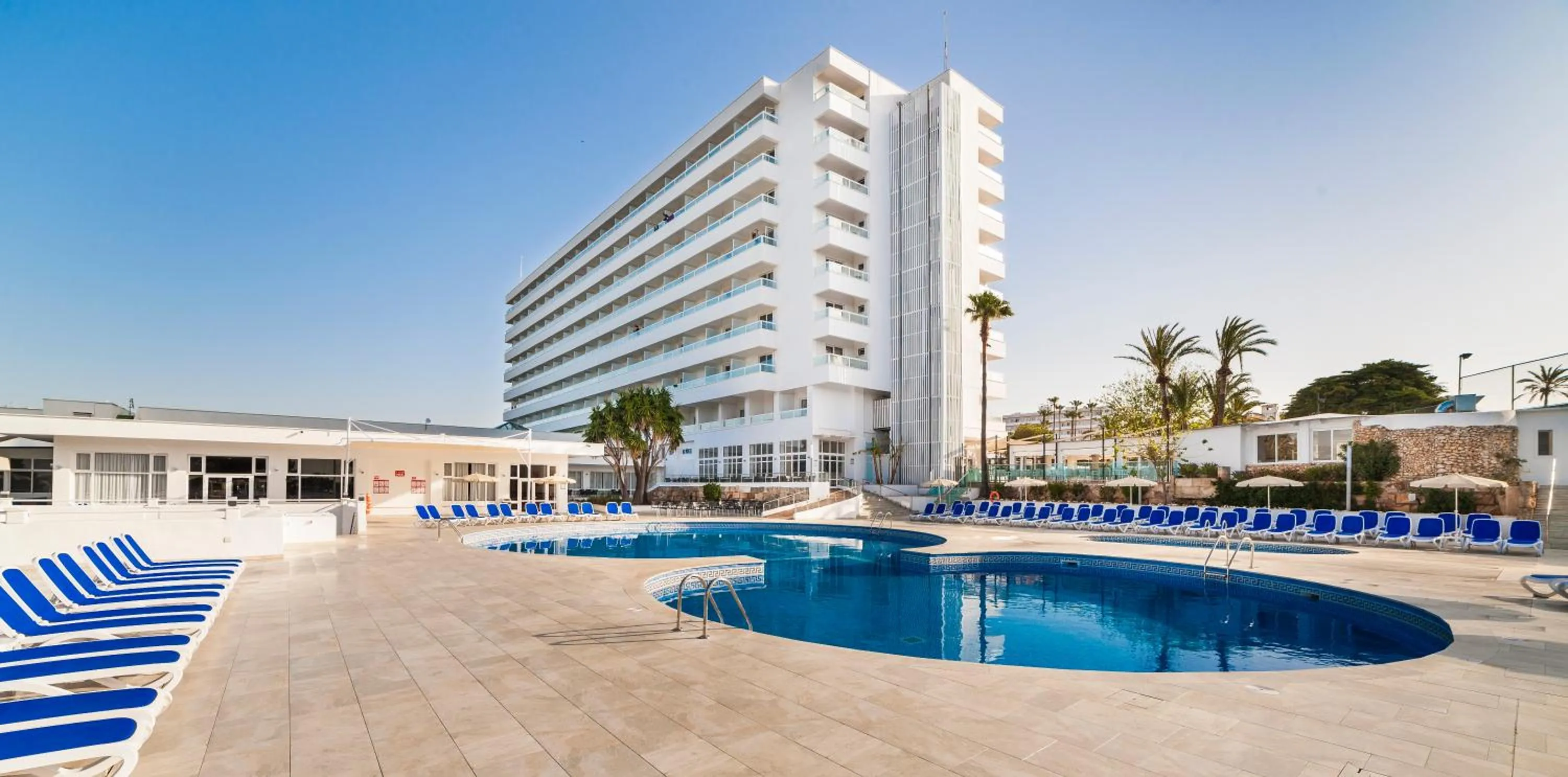 Swimming pool in Globales Samoa