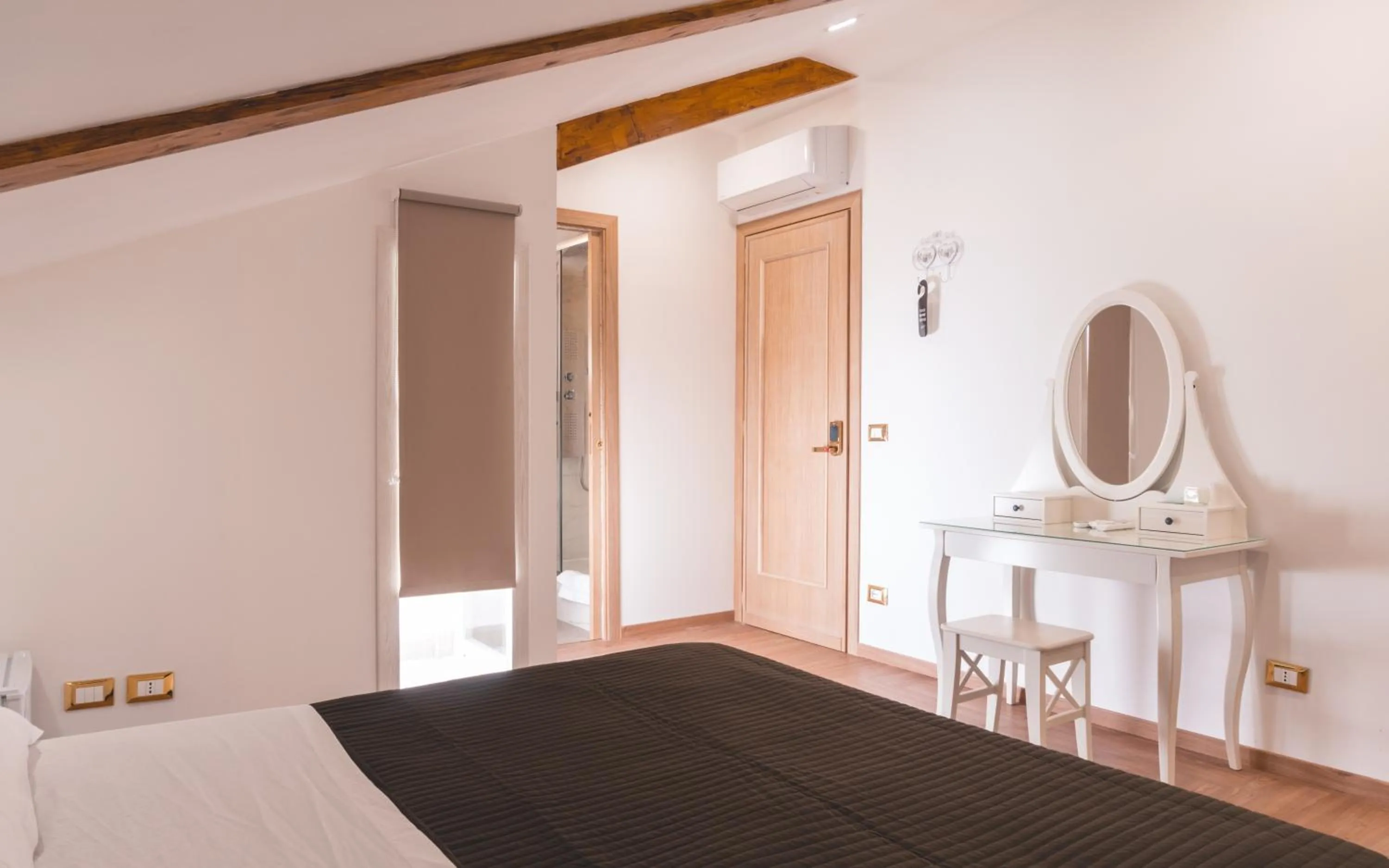 Photo of the whole room in Fata34 Luxury B&B