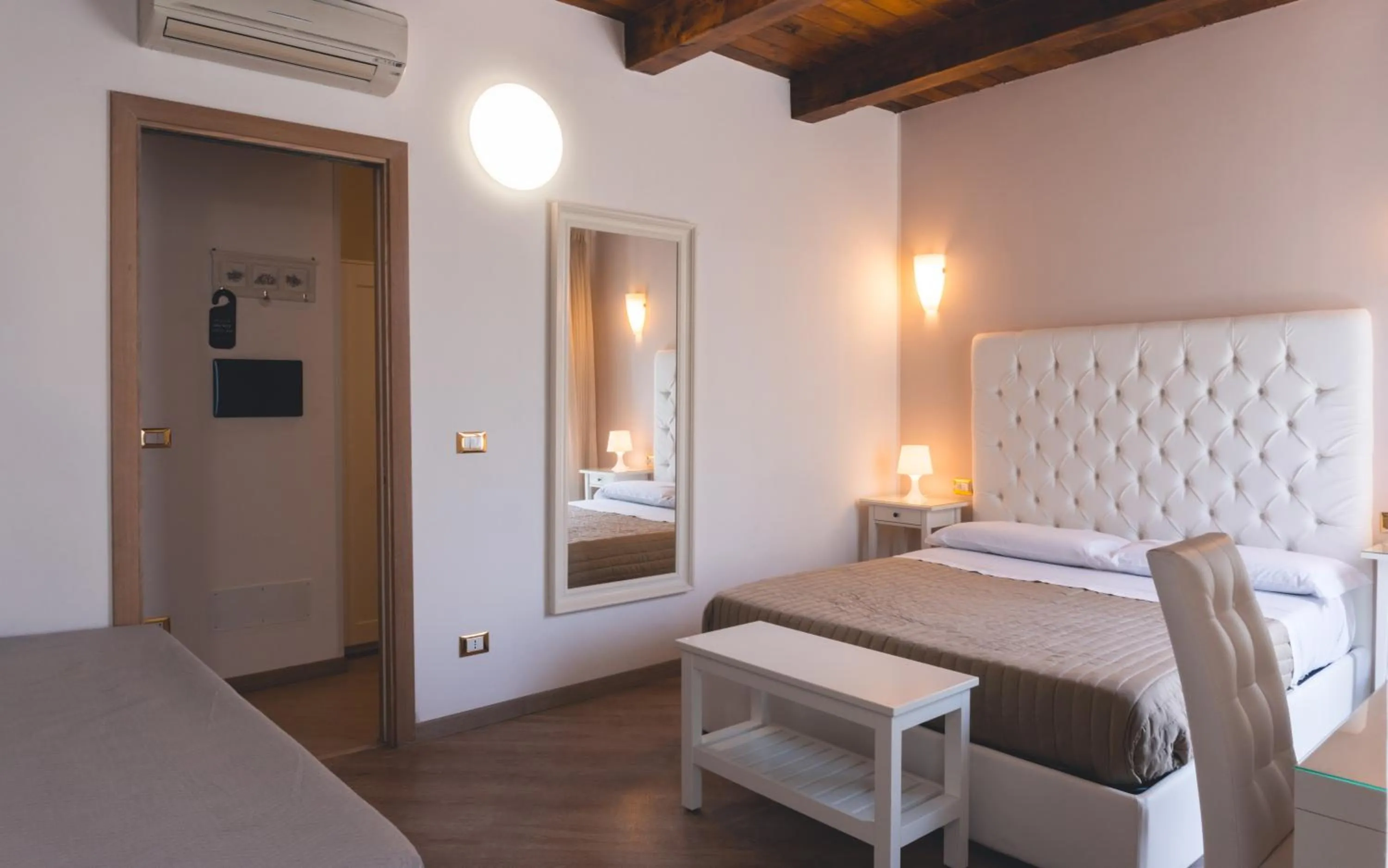 Photo of the whole room, Bed in Fata34 Luxury B&B