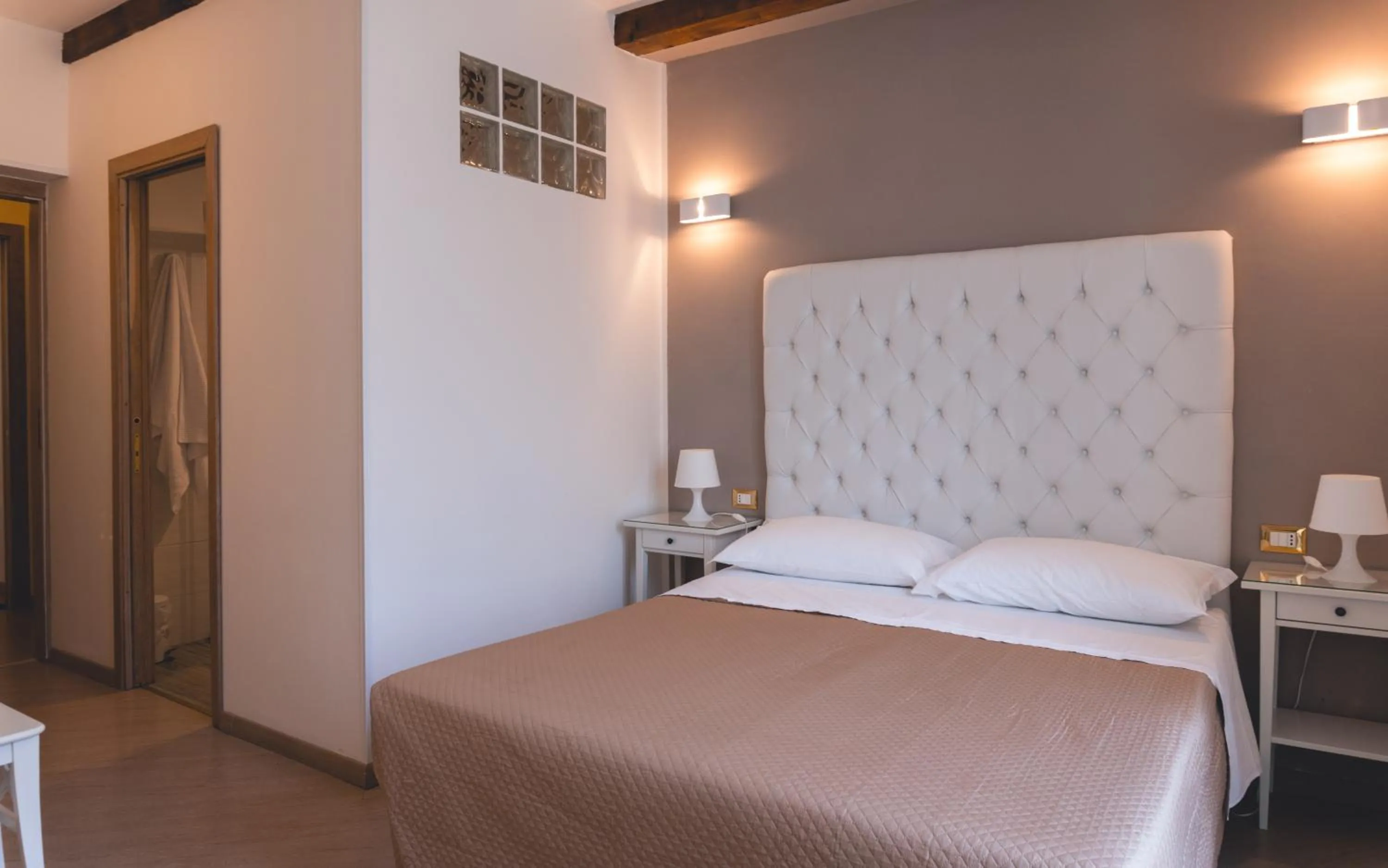 Photo of the whole room, Bed in Fata34 Luxury B&B