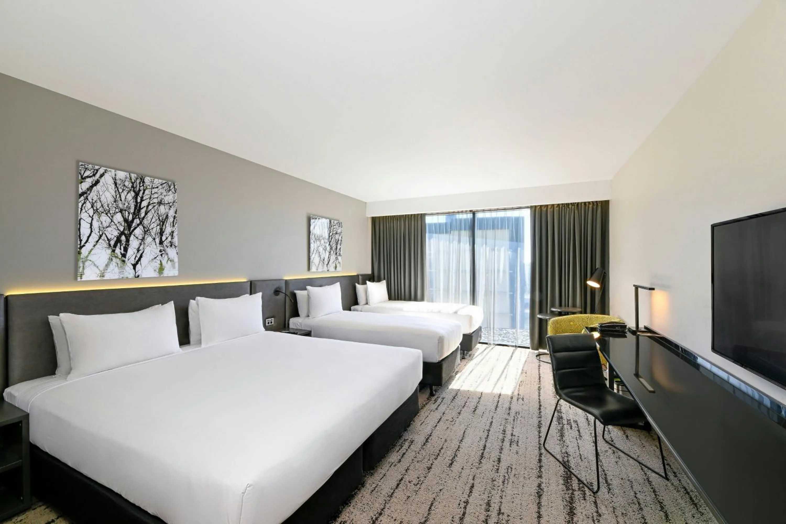 Photo of the whole room, Bed in Courtyard by Marriott Brisbane South Bank