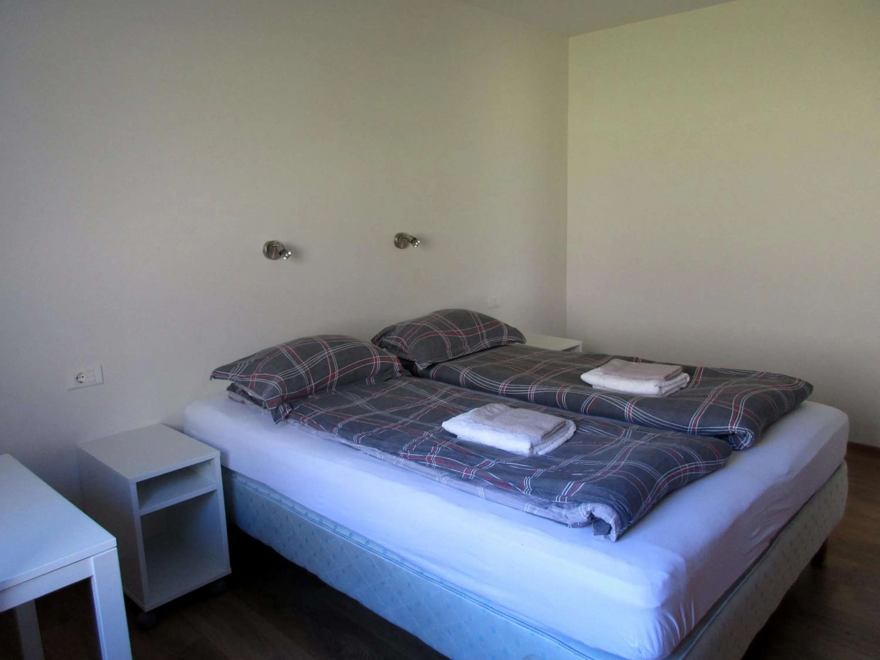 Photo of the whole room, Bed in Rauðaberg II