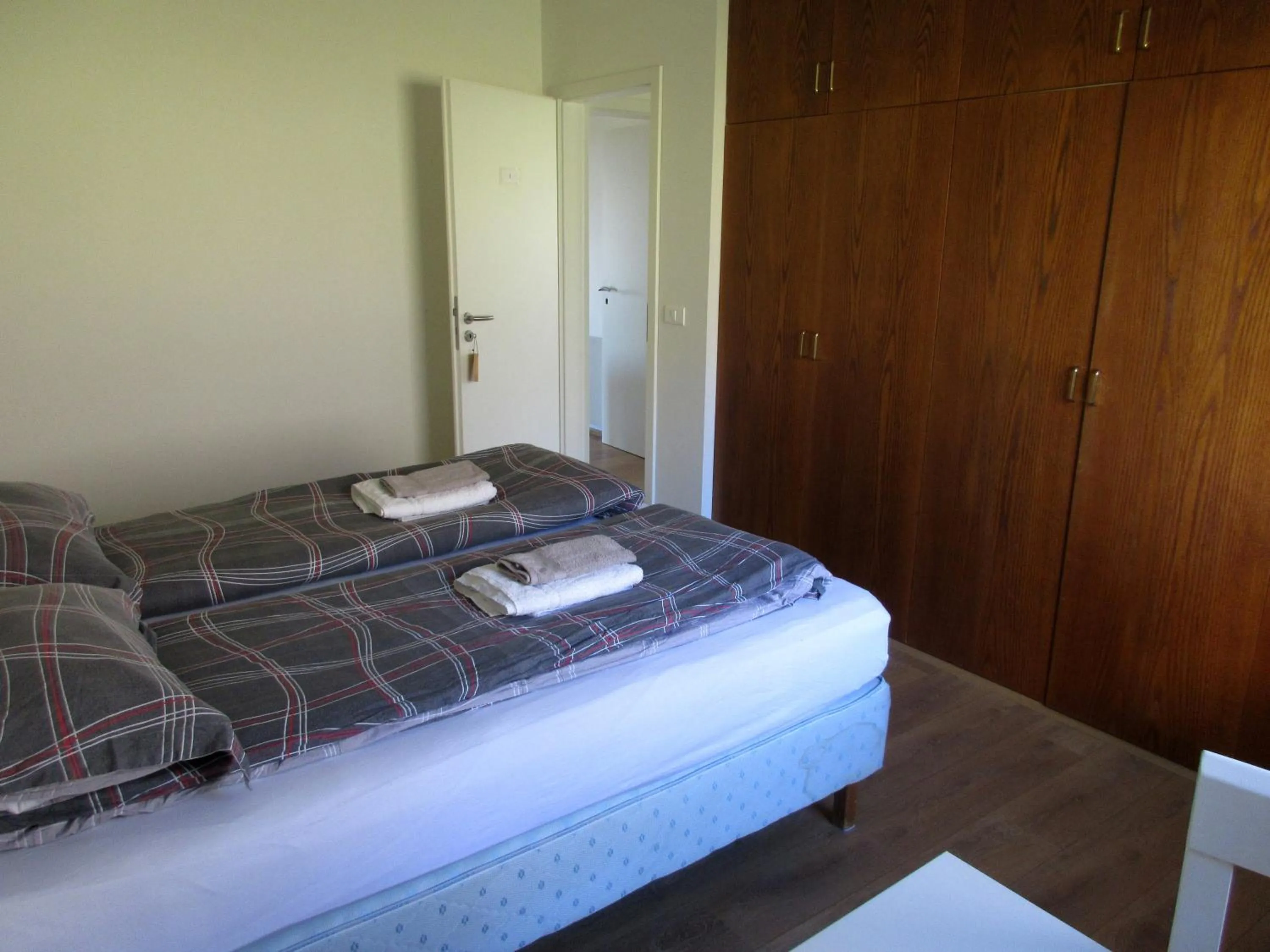 Photo of the whole room, Bed in Rauðaberg II