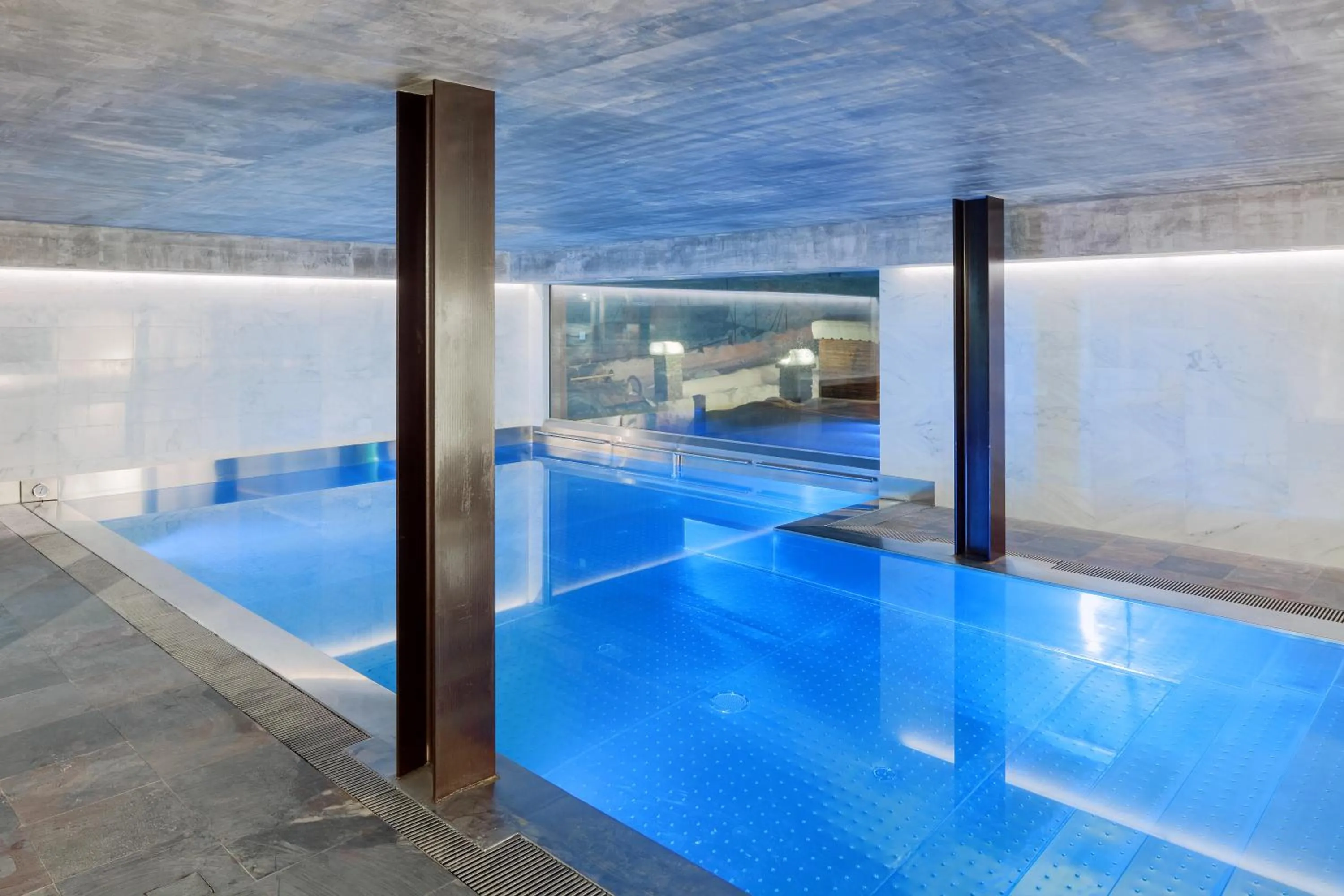 Decorative detail in Aux Pieds du Roi - Suite & Spa