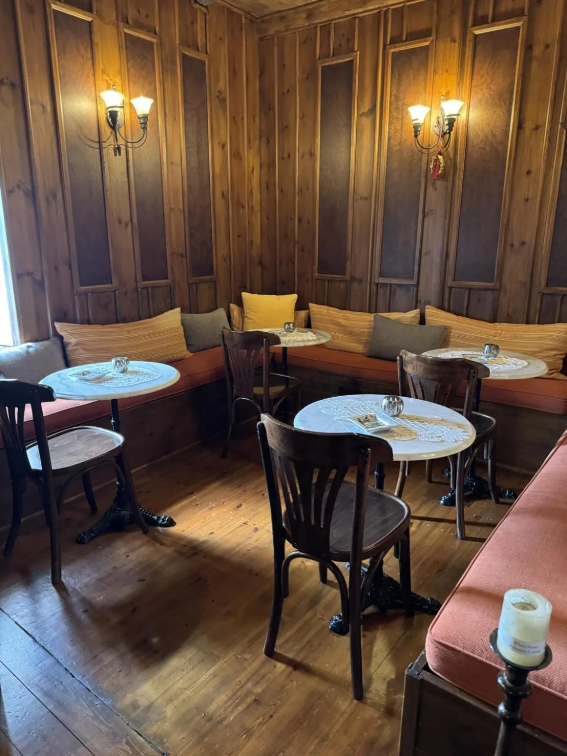 Restaurant/places to eat in Santikos Mansion, Santikos Collection