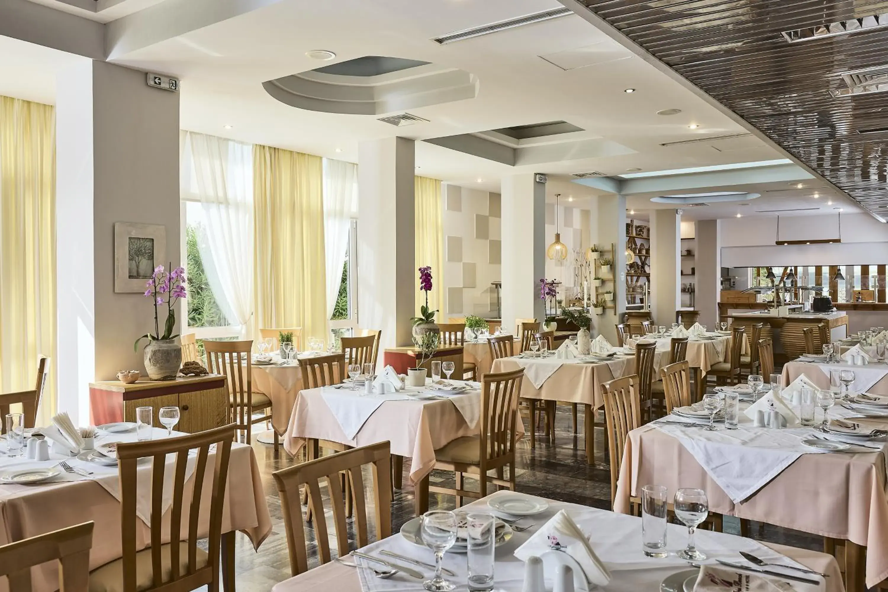 Restaurant/places to eat in Tylissos Beach Hotel - Adults Only Restaurant/places to eat in Tylissos Beach Hotel - Adults Only