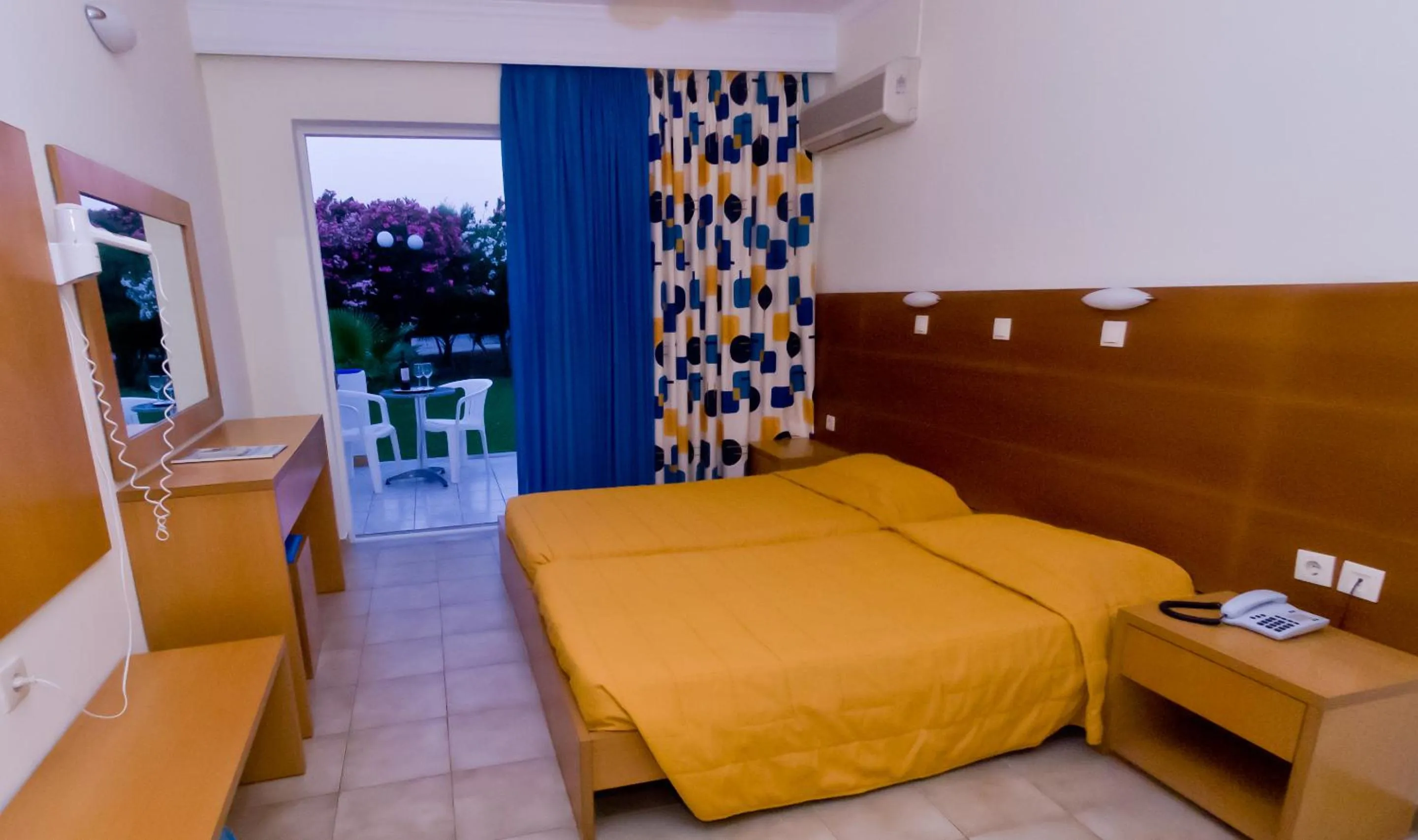 Photo of the whole room in Hotel Tigaki's Star