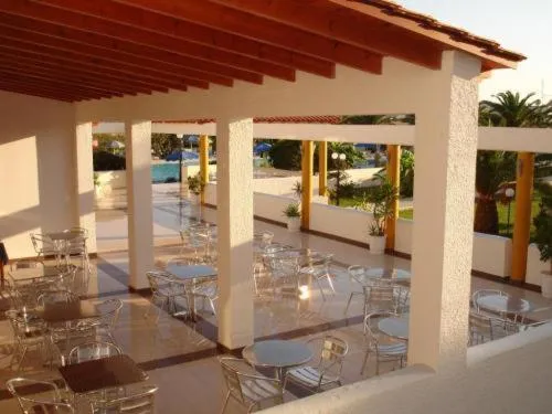 Restaurant/places to eat in Hotel Tigaki's Star