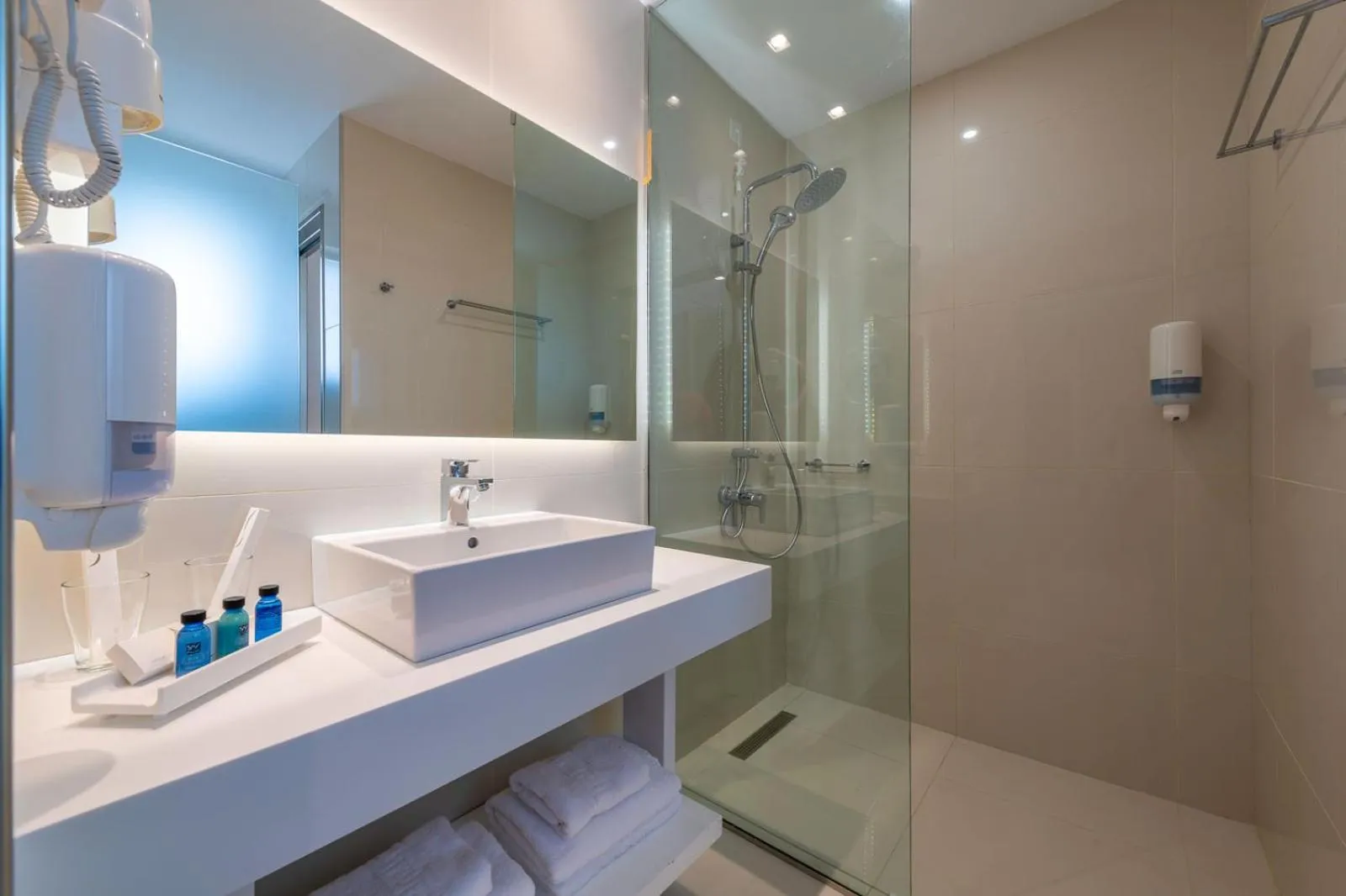 Shower in Gaia Palace