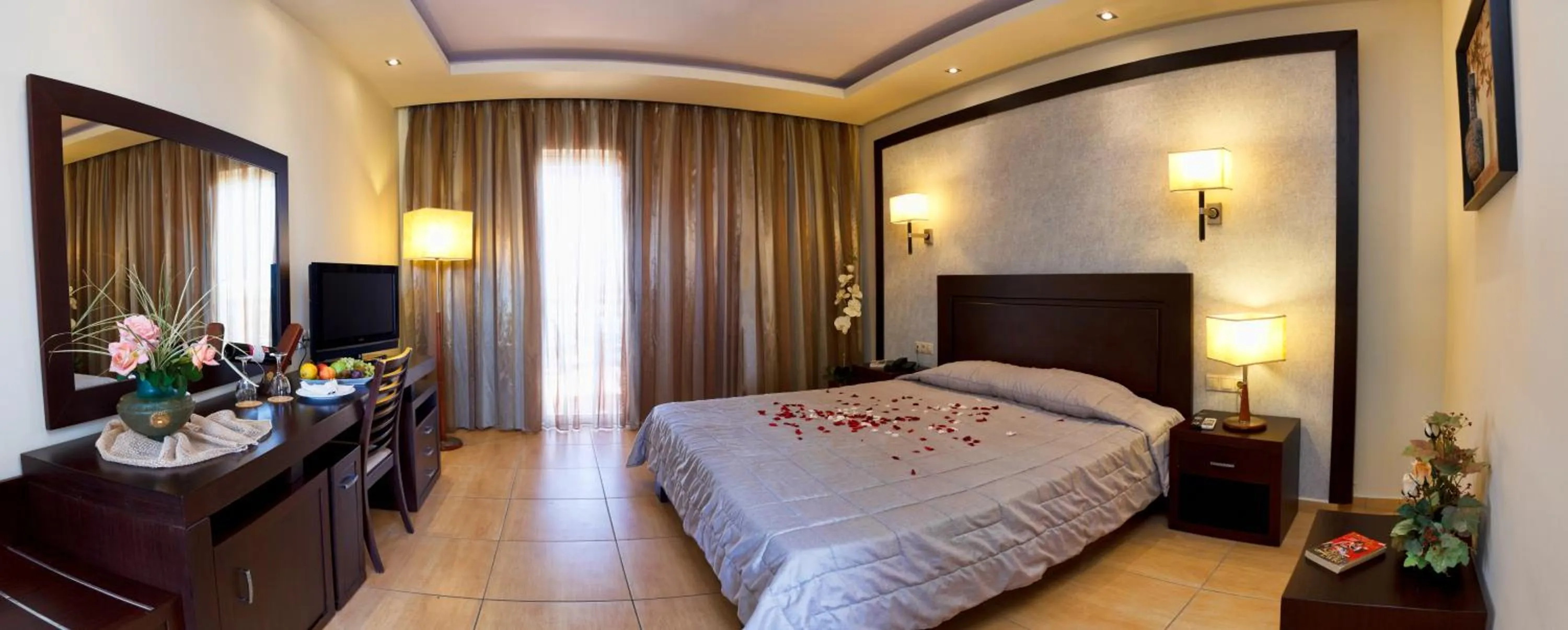 Photo of the whole room, Bed in Gaia Palace