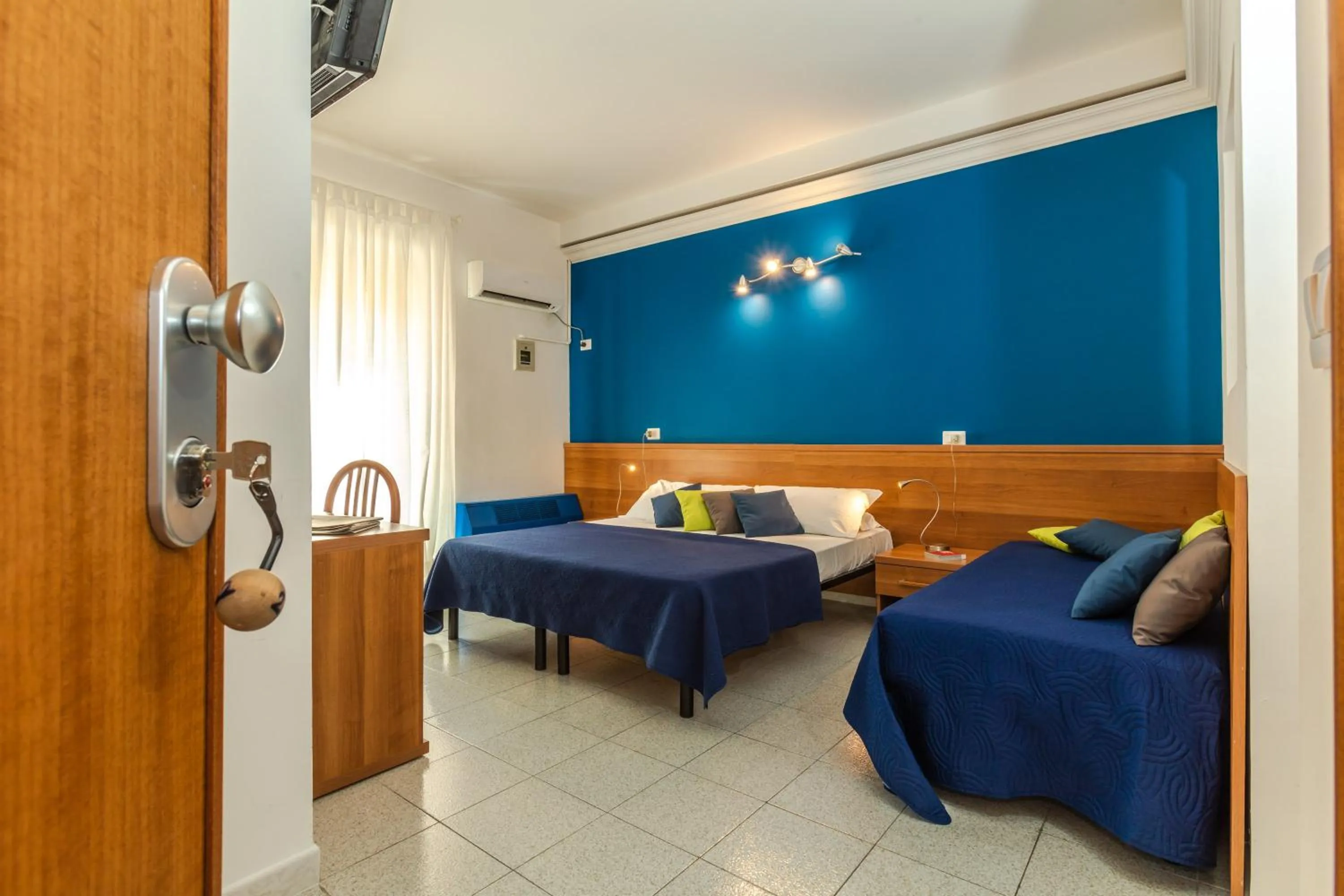 Photo of the whole room, Bed in Hotel Viterbo Inn